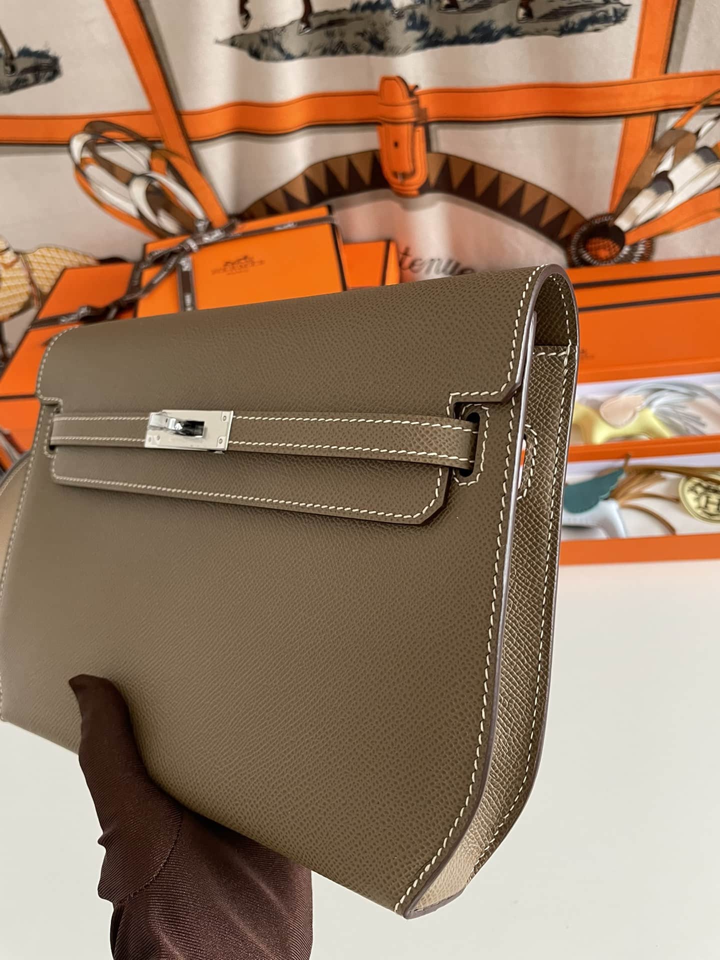 Hermes Kelly Depeches 25 Pouch Epsom Leather Etoupe WAX High