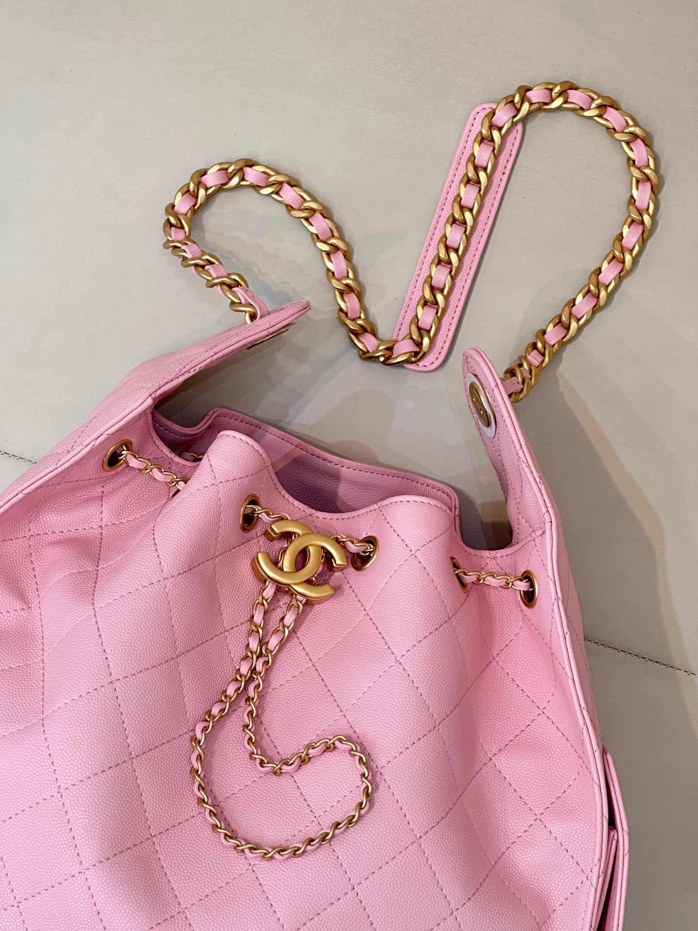 Chanel 25 Medium Hobo handbag AS5311 Grained Calfskin & Gold-tone Metal Pink TOP