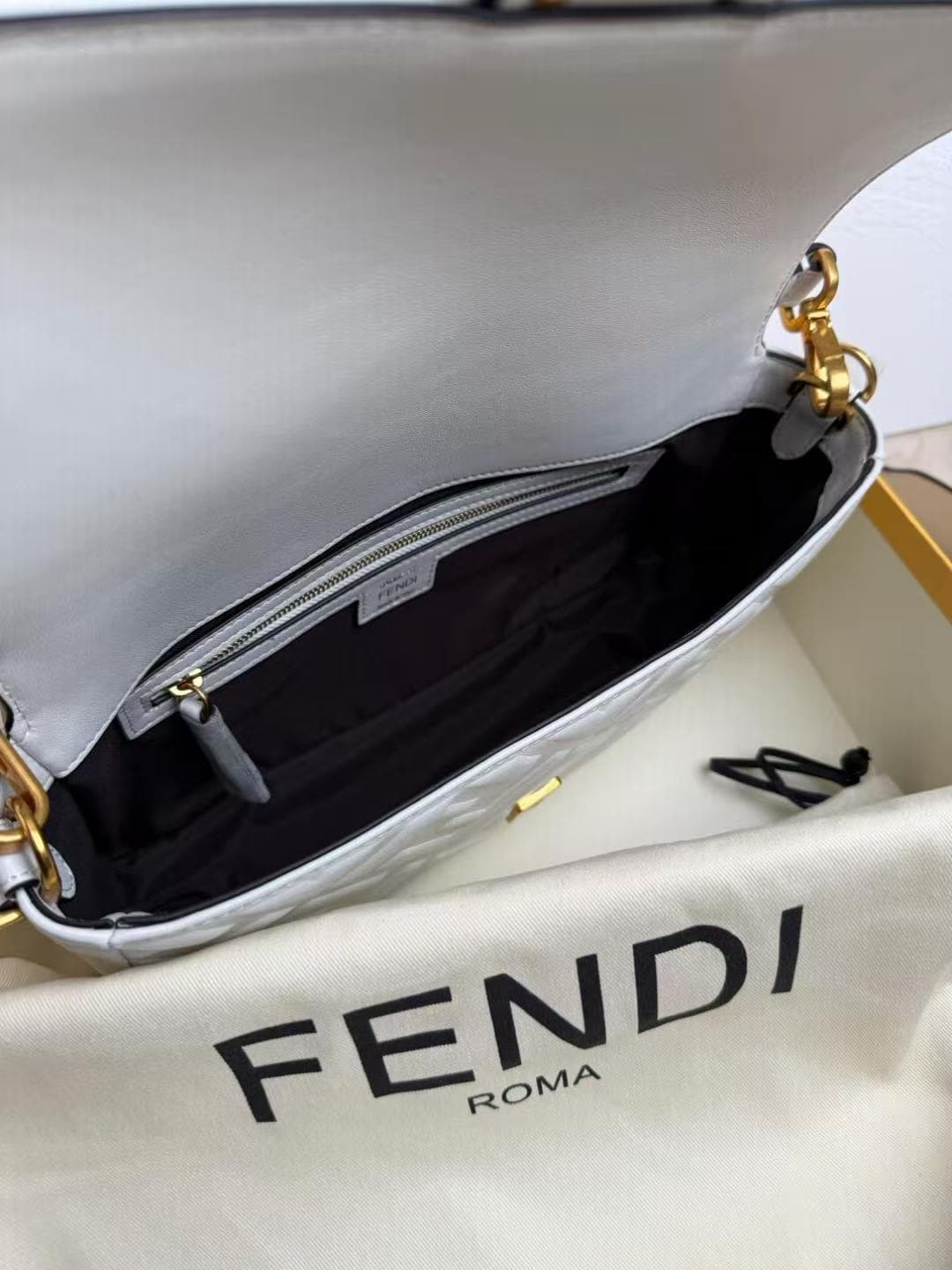Fendi BAGUETTE leather bag White High