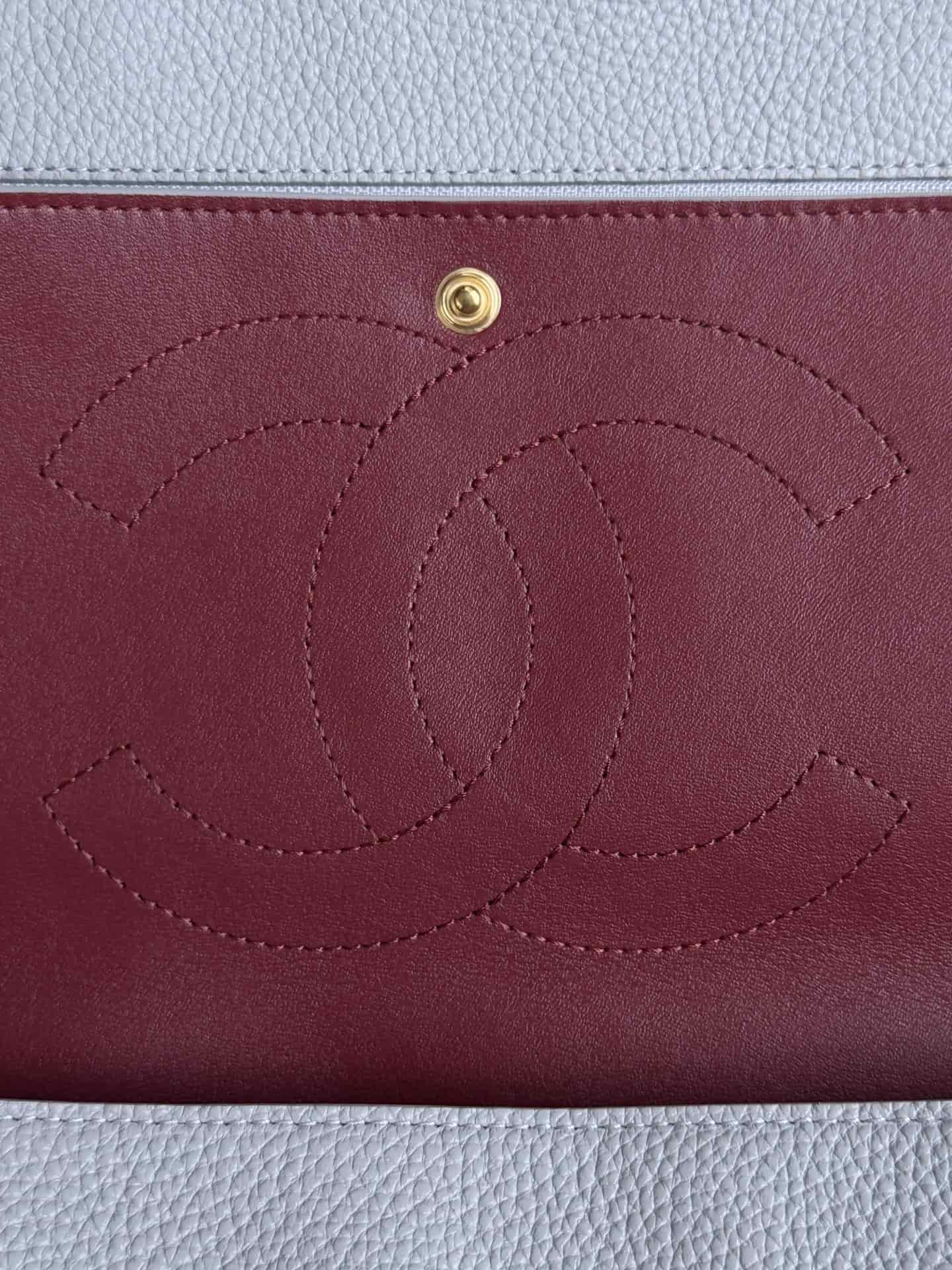 Chanel Maxi Flapbag Grained Calfskin & Gold-Tone Metal Light Grey AS6231 A