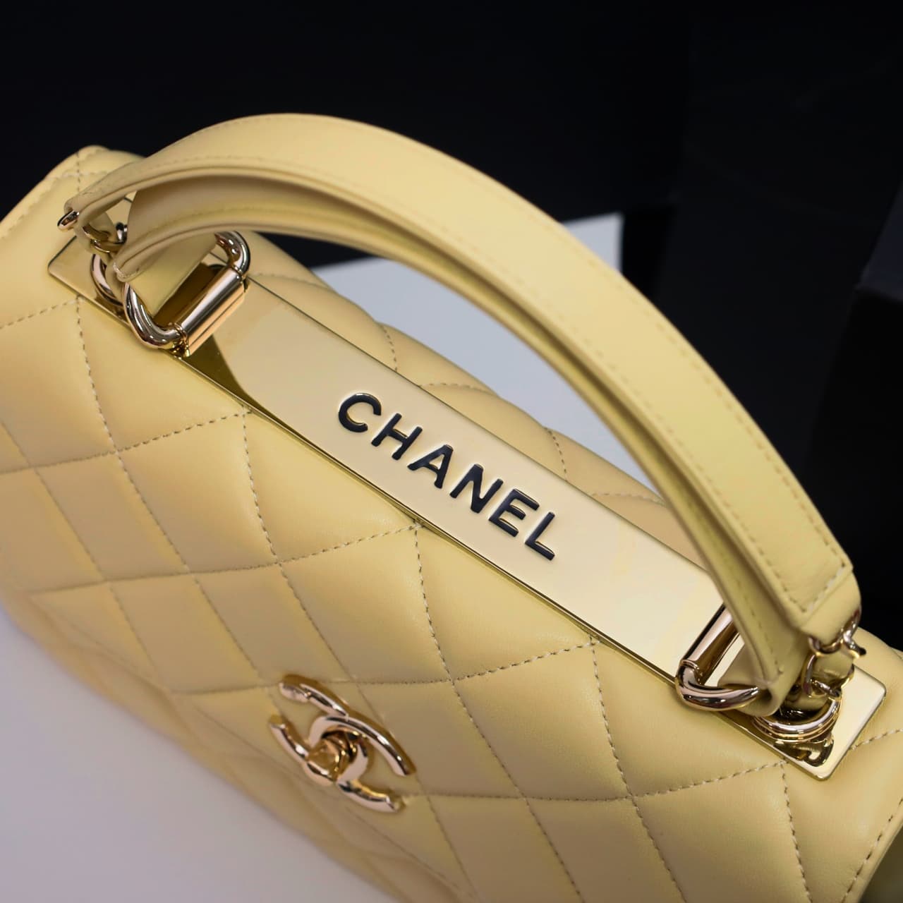 SMALL FLAP BAG WITH TOP HANDLE Lambskin Gold Metal yellow A