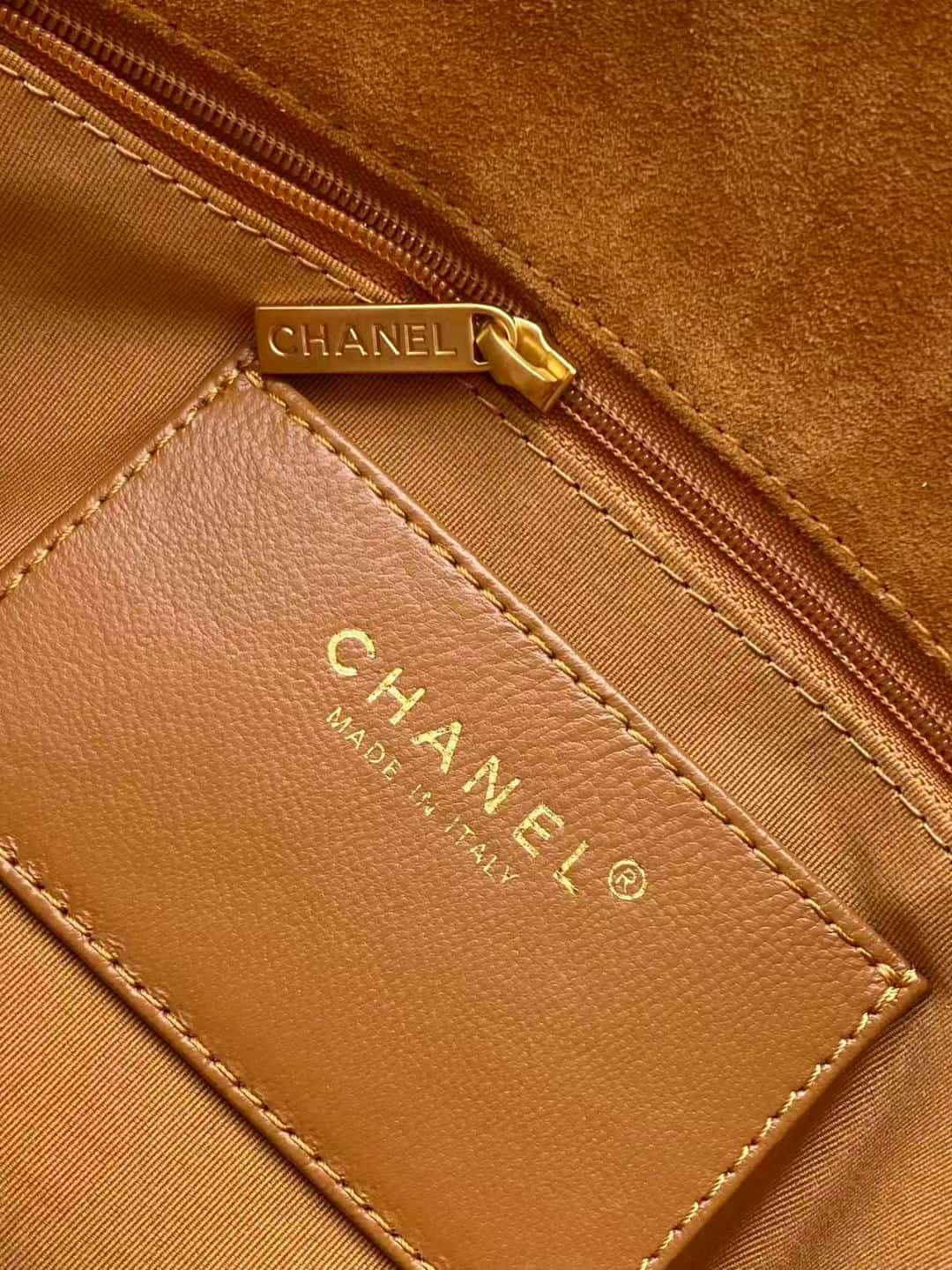Chanel Classic Flap bag in Tan Suede & Gold-Tone Metal AS5987 A