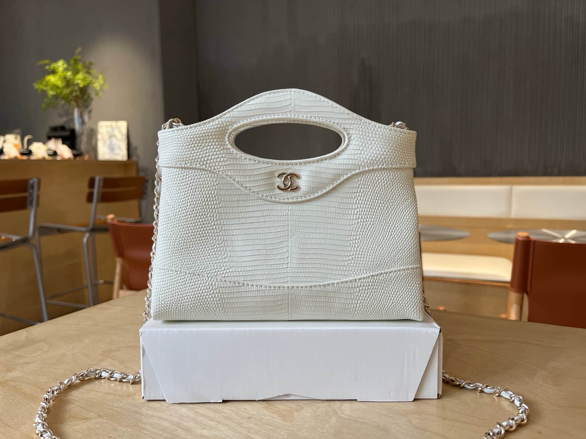 Chanel 31 Mini BAG Lizard-embossed Calfskin& Gold-Tone Metal AP3656 White A