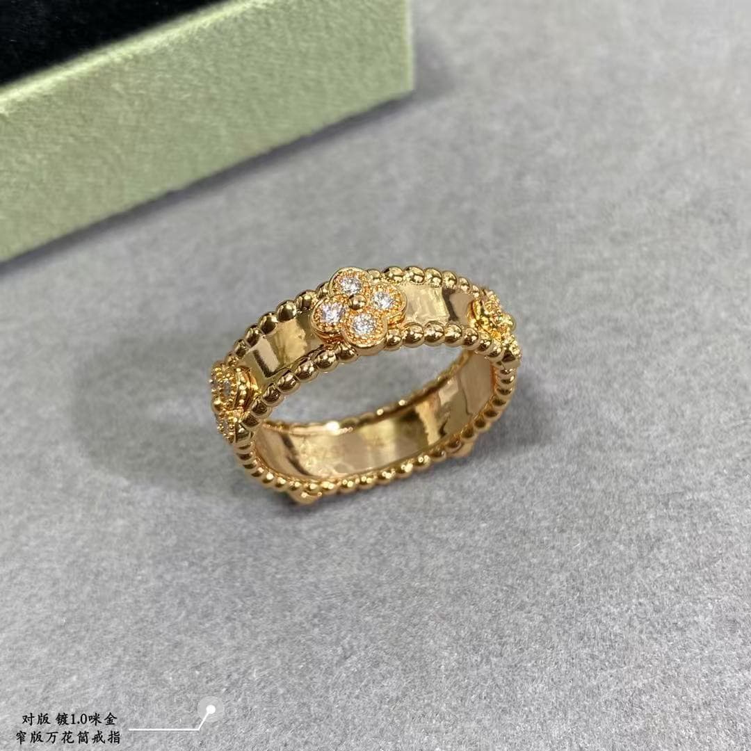 Van Cleef & Arpels Perlée Clover Ring High
