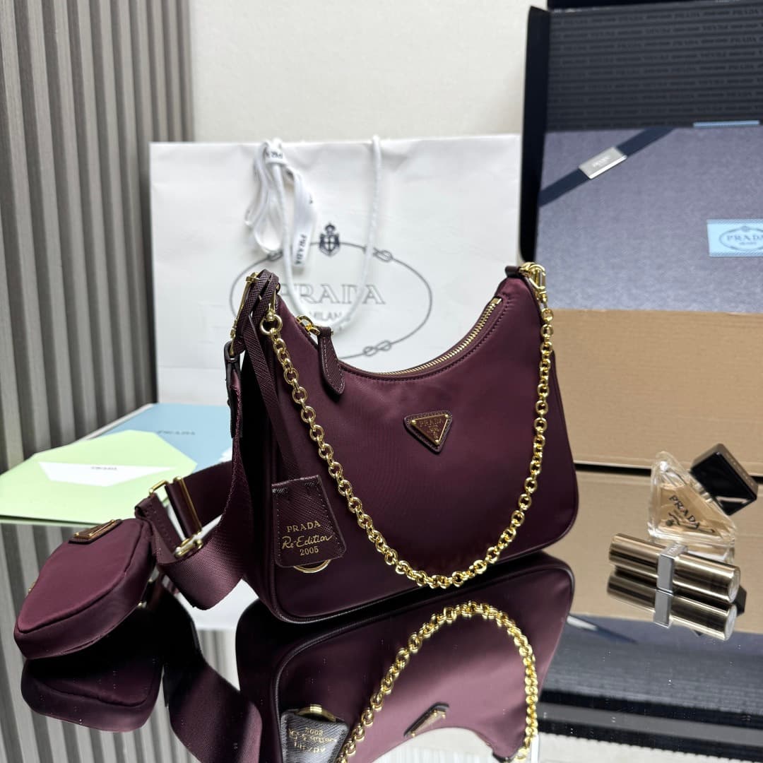Prada Re-Edition 2005 Nylon bag 1BH204 Claret High