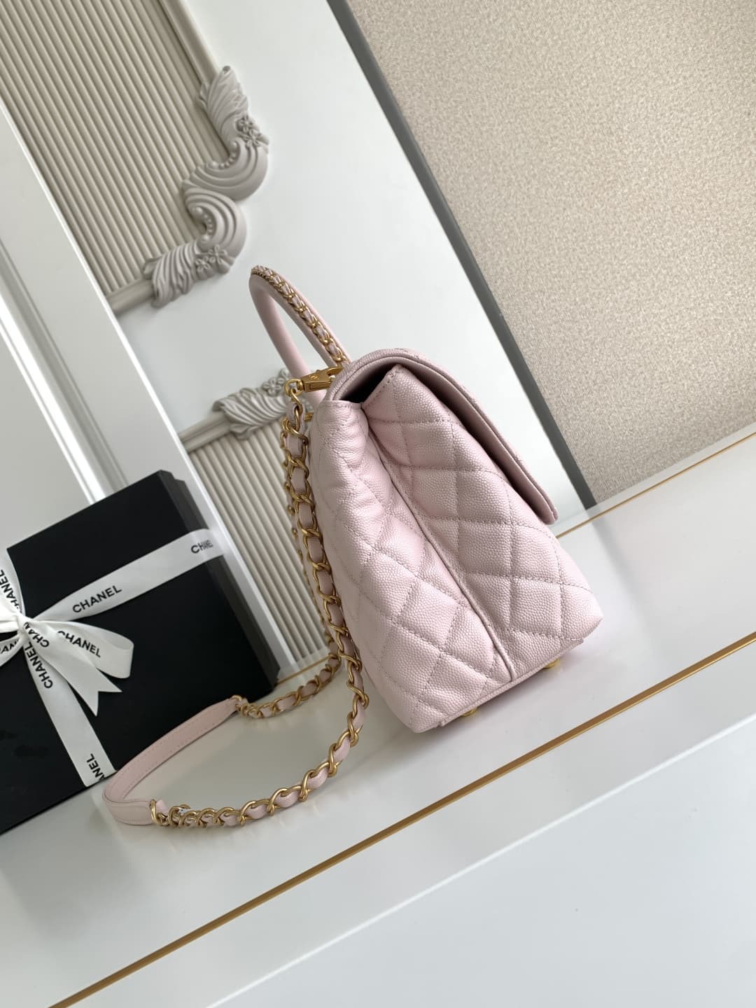 Medium FLAP BAG WITH TOP HANDLE Grained Calfskin A92991 Pink-binding Gold Metal A