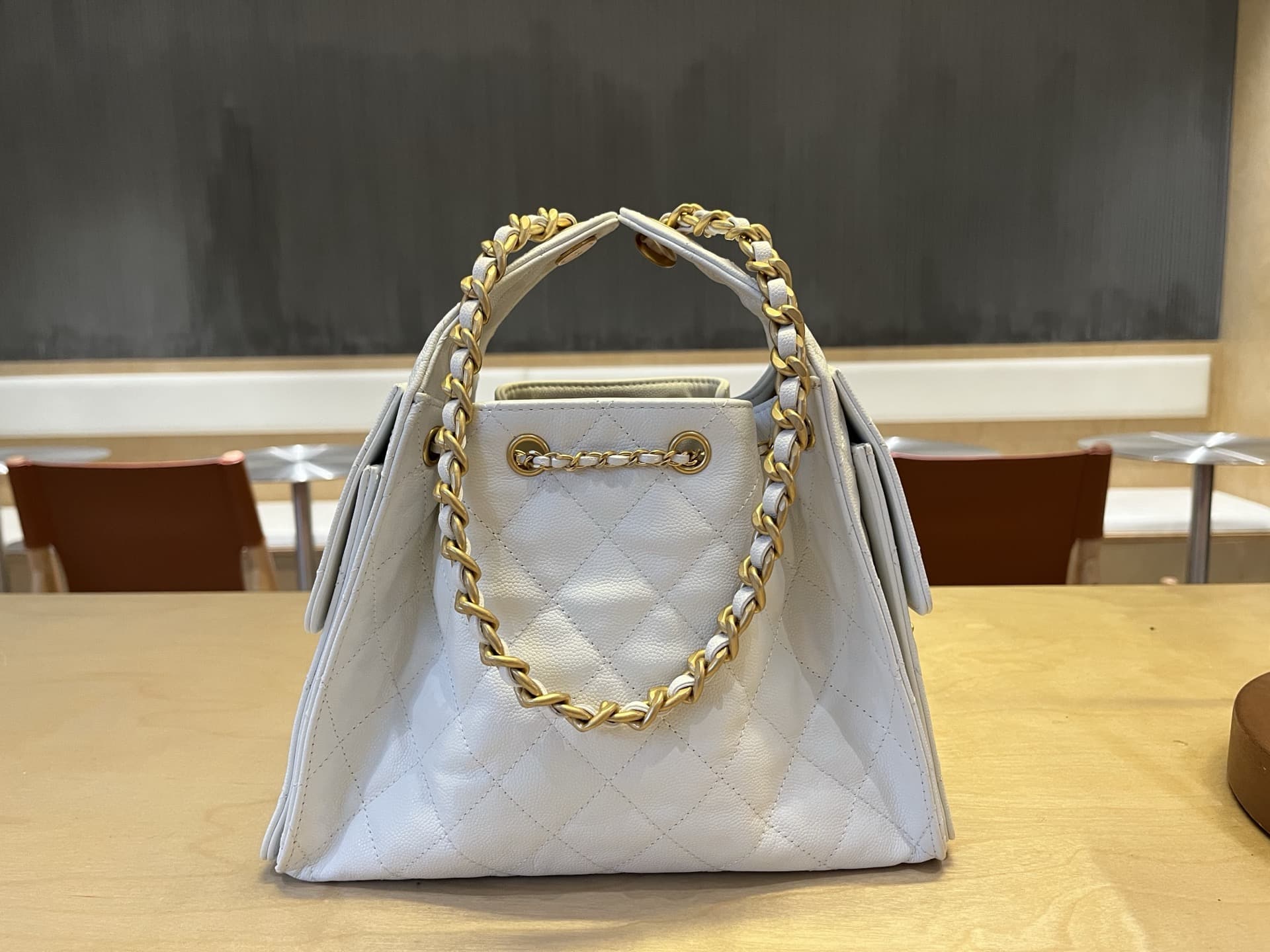 Chanel 25 Small Hobo handbag AS5293 Grained Calfskin & Gold-tone Metal White A