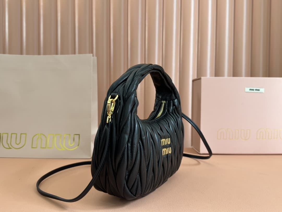 Wander matelassé nappa leather hobo bag High