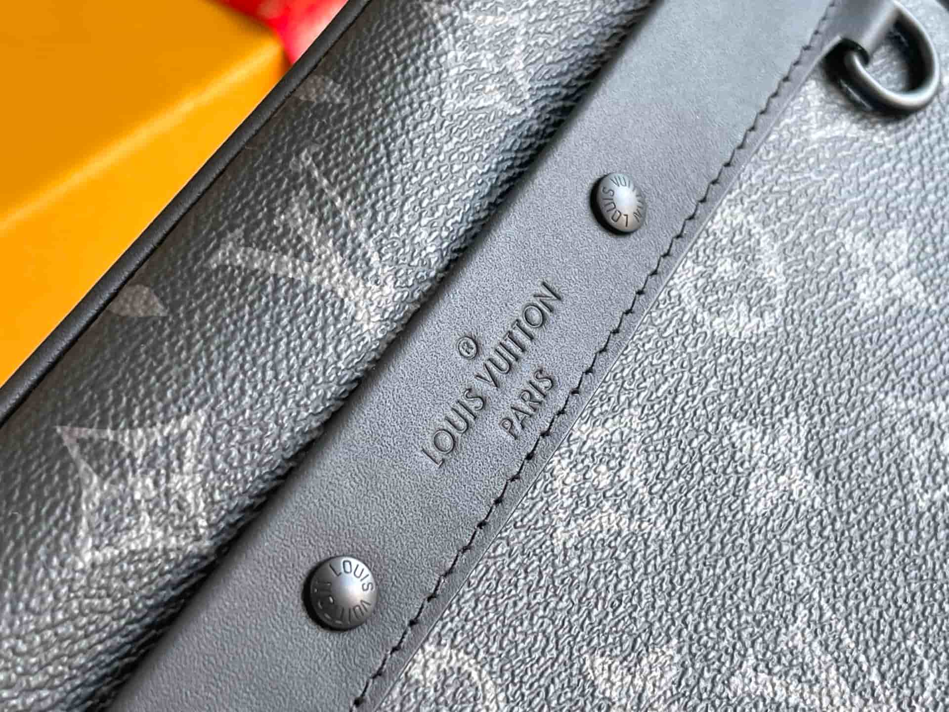 Louis Vuitton Alpha Messenger Monogram Eclipse coated canvas M46955 TOP