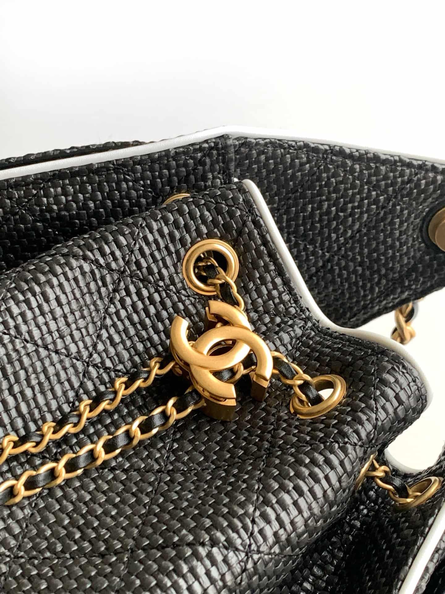 Chanel 25 Small Hobo handbag AS5293 Braided Raffia-Effect Canvas Calfskin & Gold-Tone Metal Black&White  A