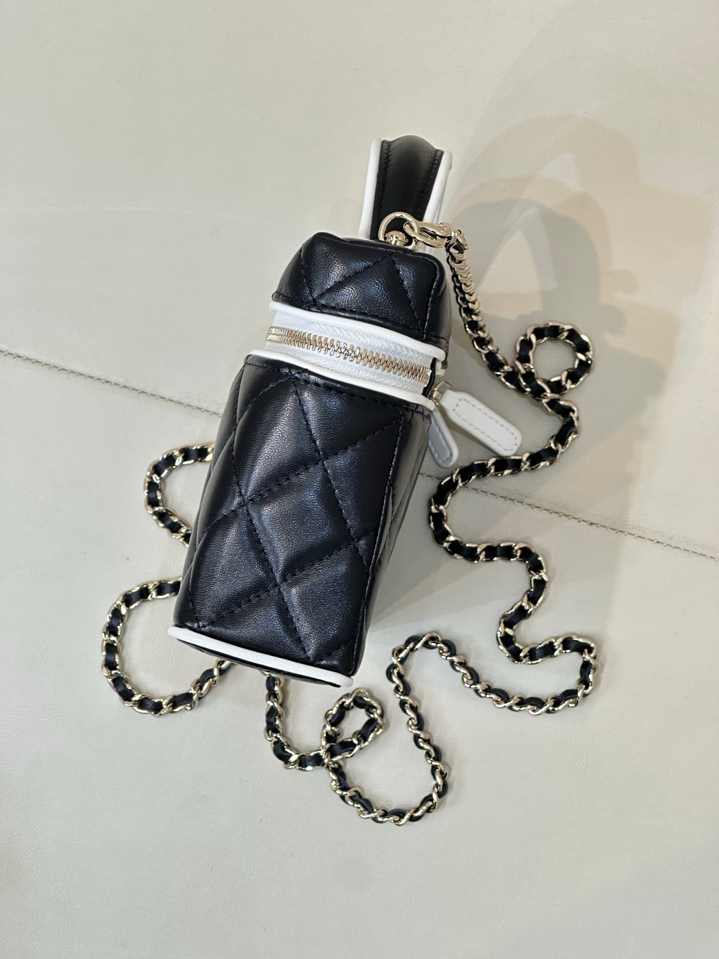 Chanel Vanity with Chain Lambskin & Gold-Tone Metal Black AP5240 TOP
