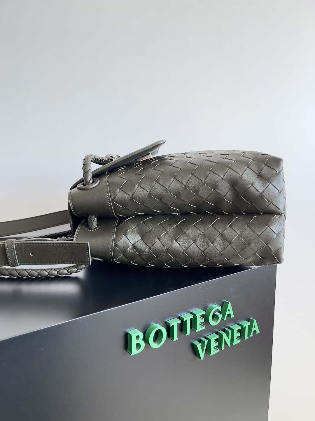 BV Andiamo Messenger Top