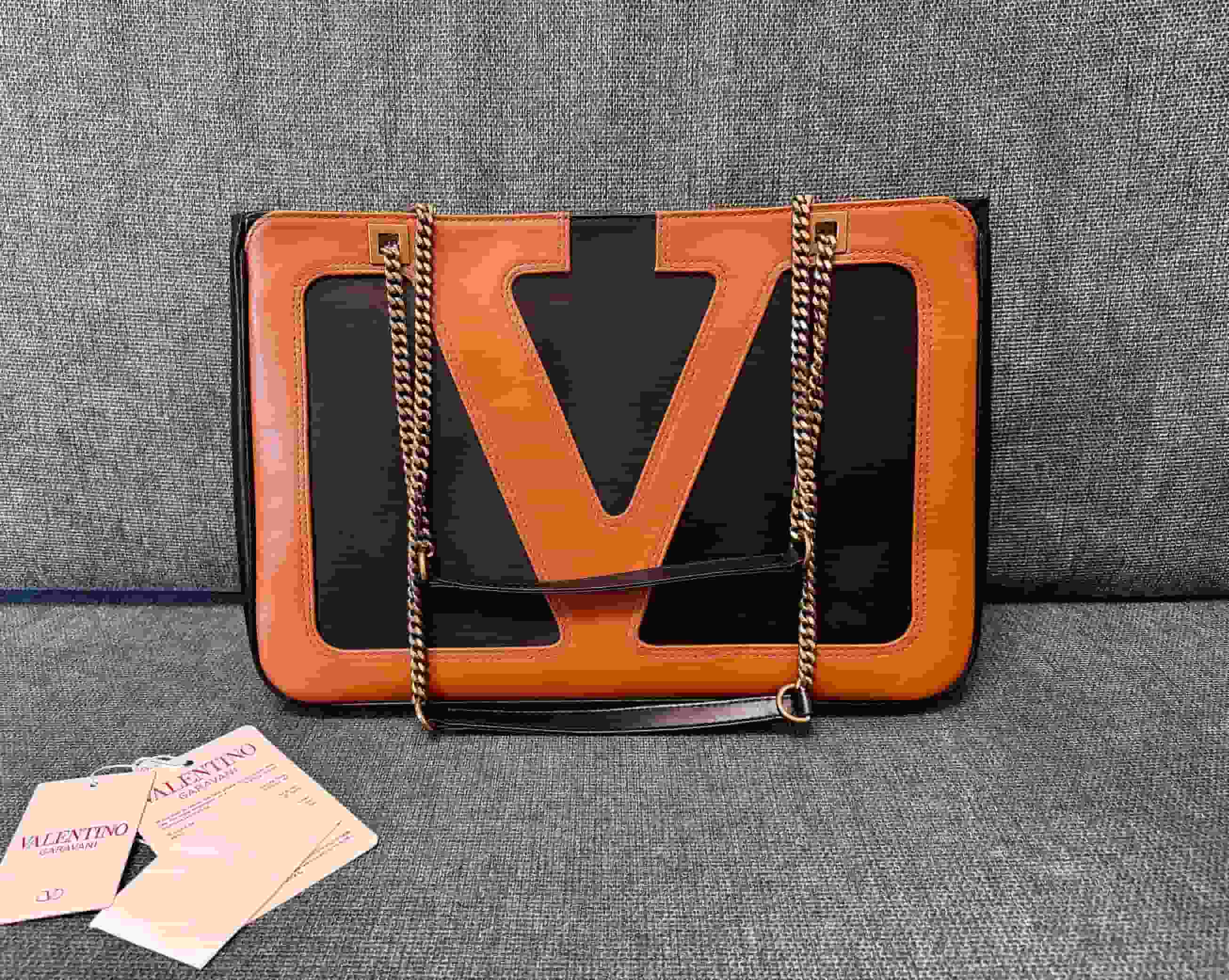 VALENTINO GARAVANI VIVA SUPERSTAR MEDIUM NAPPA LEATHER SHOPPING BAG High