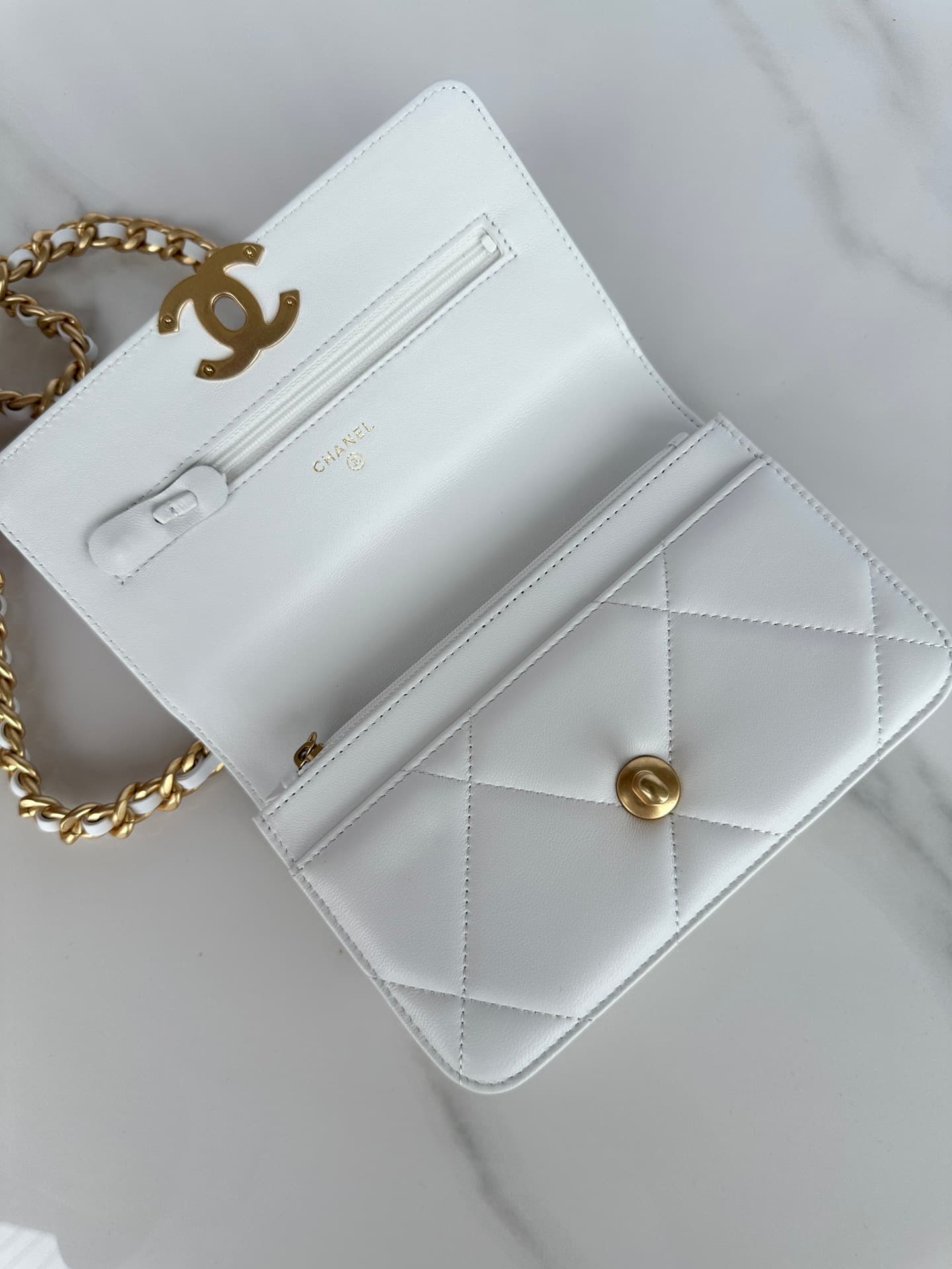 Chanel Wallet on Chain Lambskin Leather & Gold-Tone Metal White AP0957 A