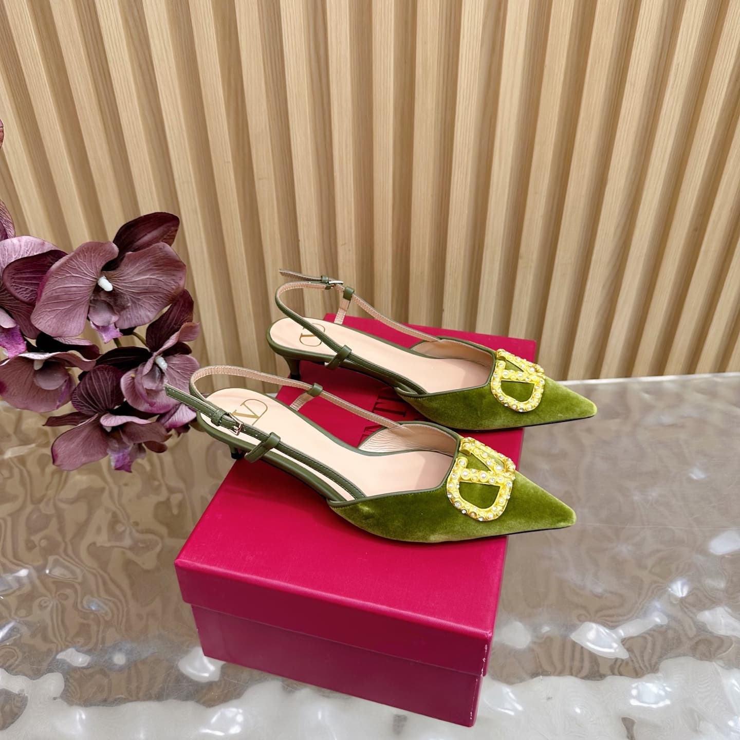 Valentino Vlogo Signature Slingback Pump Shoes 4 cm