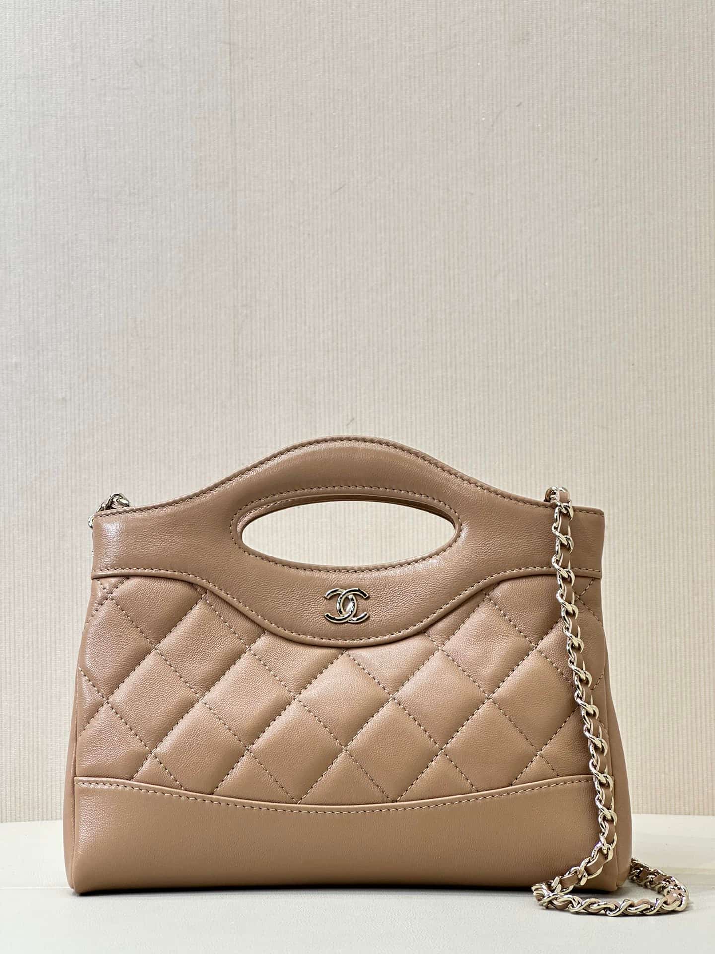 Chanel Clutch with chain Lambskin & Gold-Tone Metal AP3656 Beige TOP