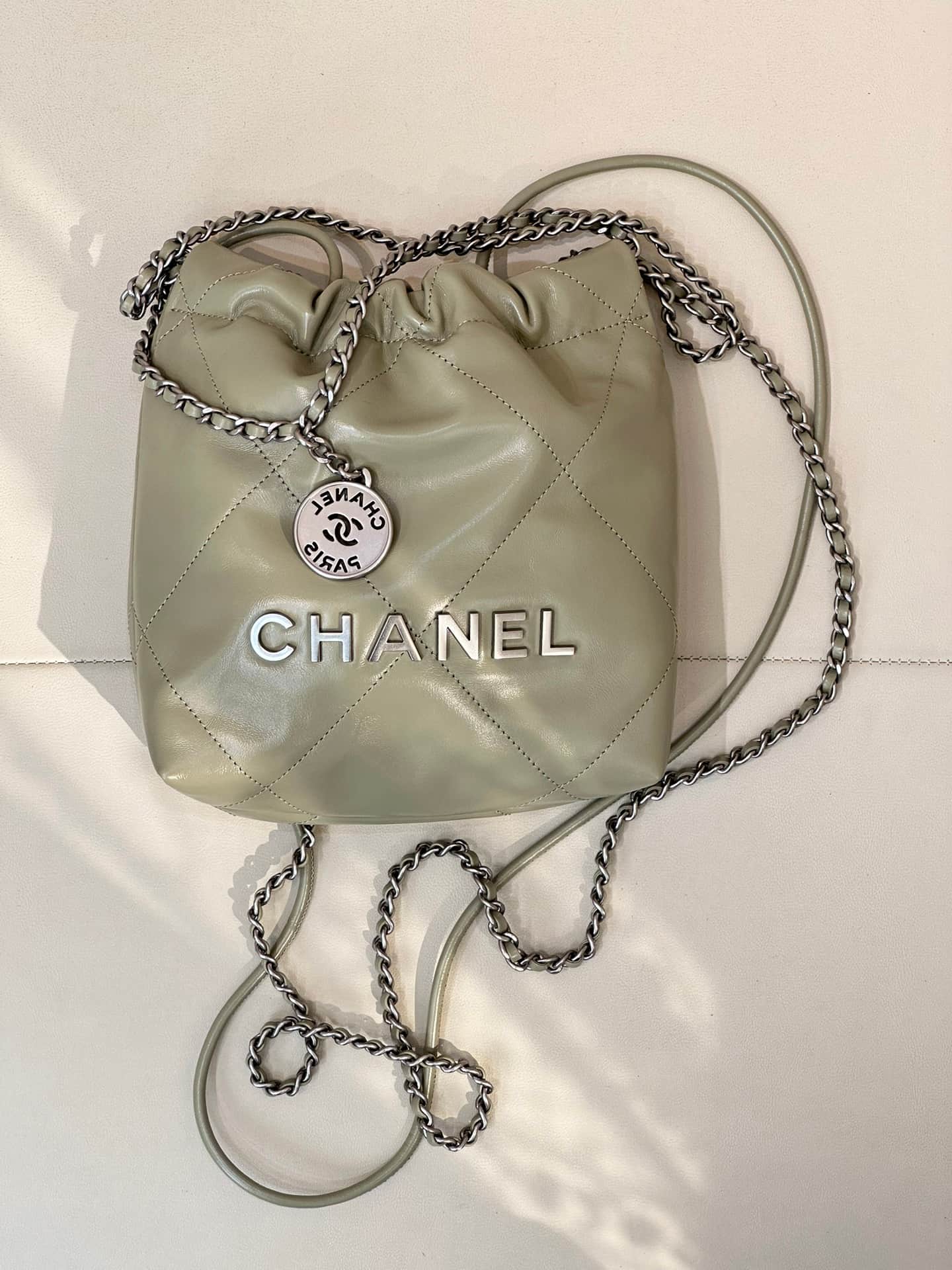Chanel 22 MINI HANDBAG Shiny Calfskin Khaki Green & Silver-Tone Metal AS3980 TOP