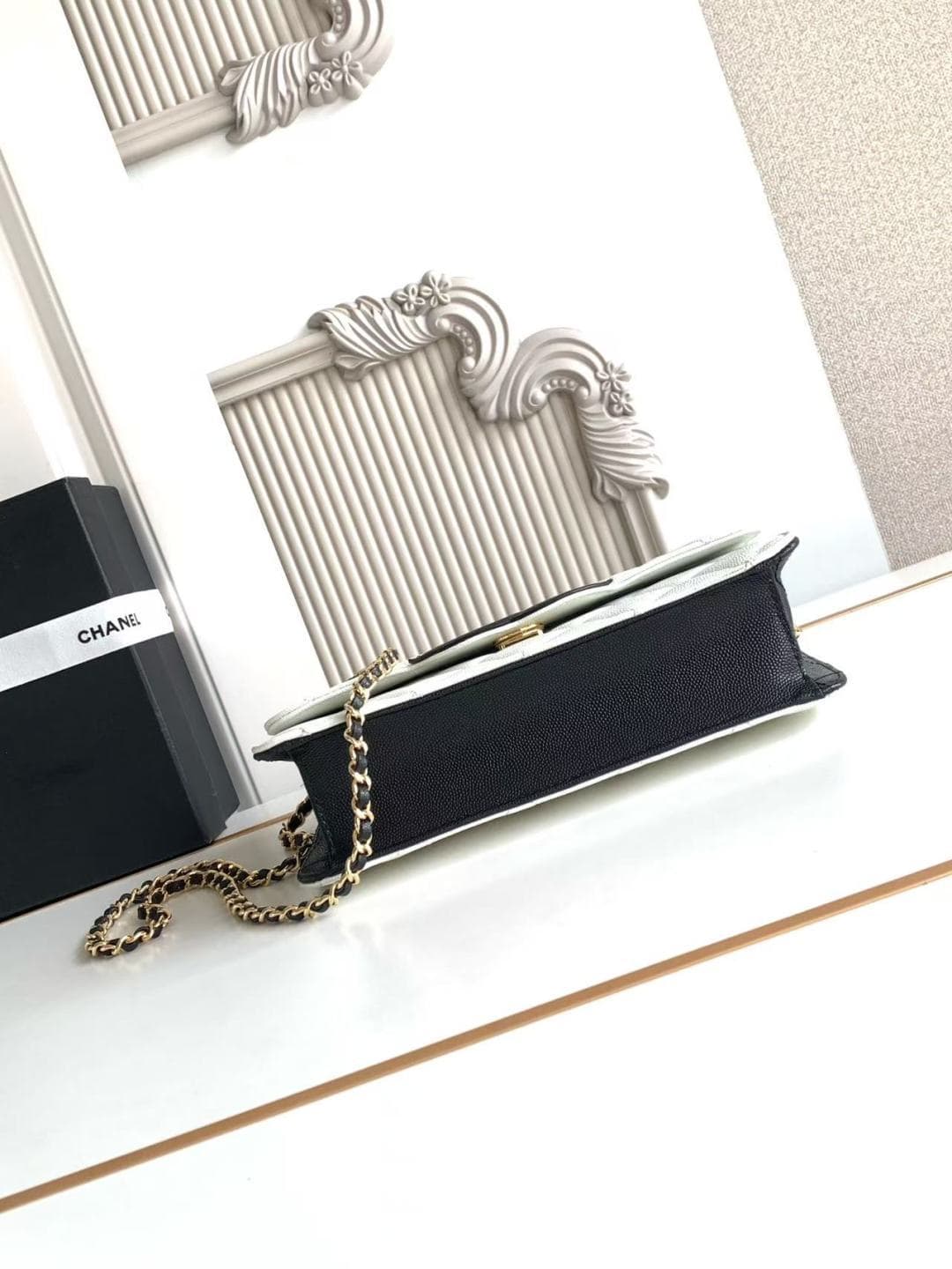 Chanel Wallet on chain Grained Calfskin & Gold-Tone Metal White AS6554 A