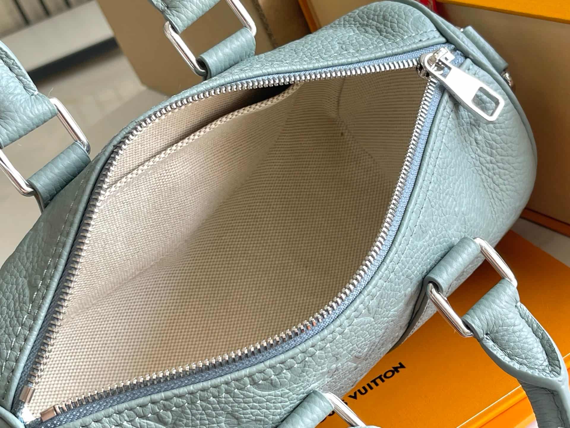Louis Vuitton Keepall Bandoulière 25 Misty Lake Green M13866 TOP