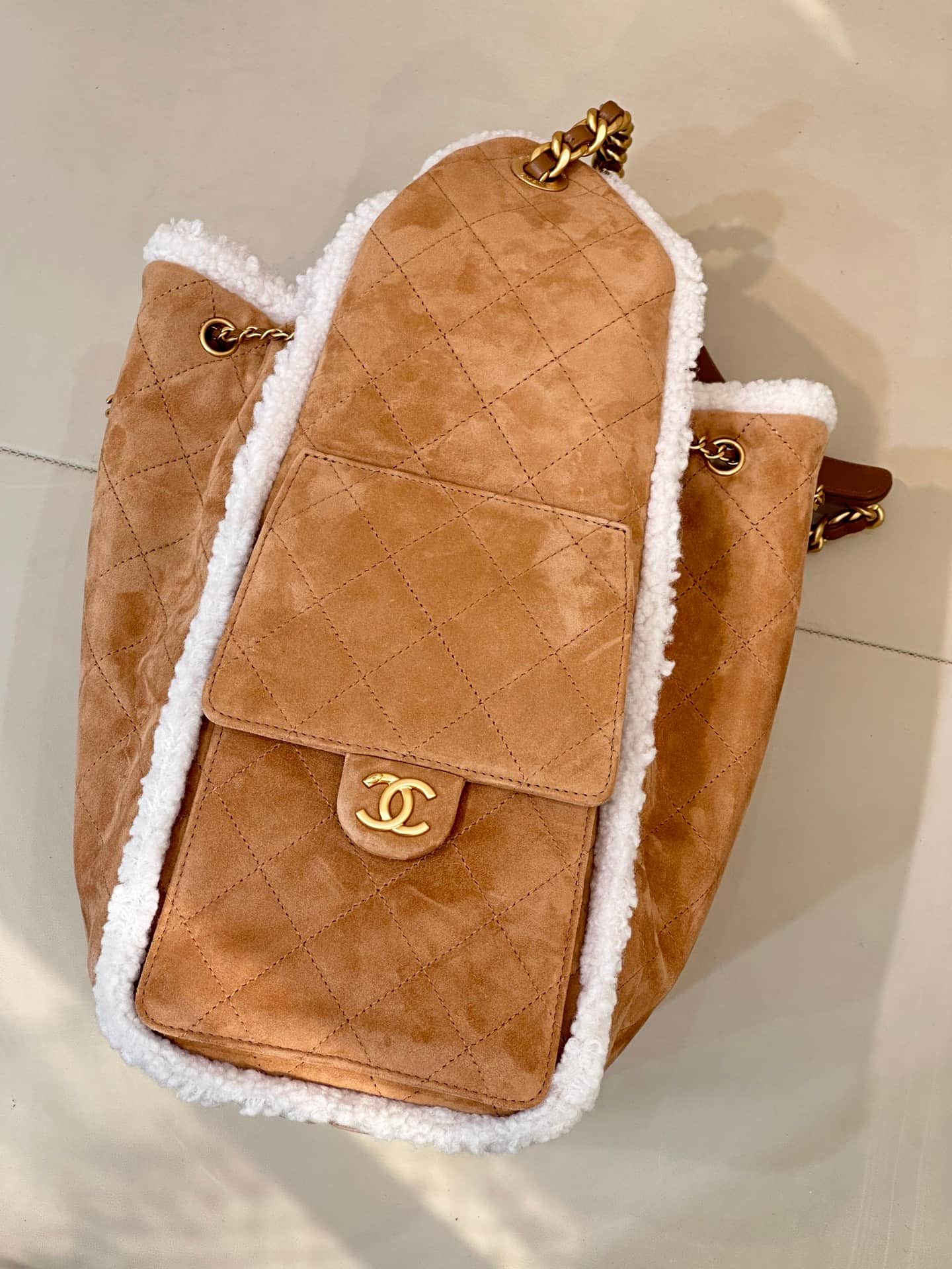 Chanel 25 Medium Hobo handbag AS5311  Suede &Shearling &Gold-tone Metal Beige TOP