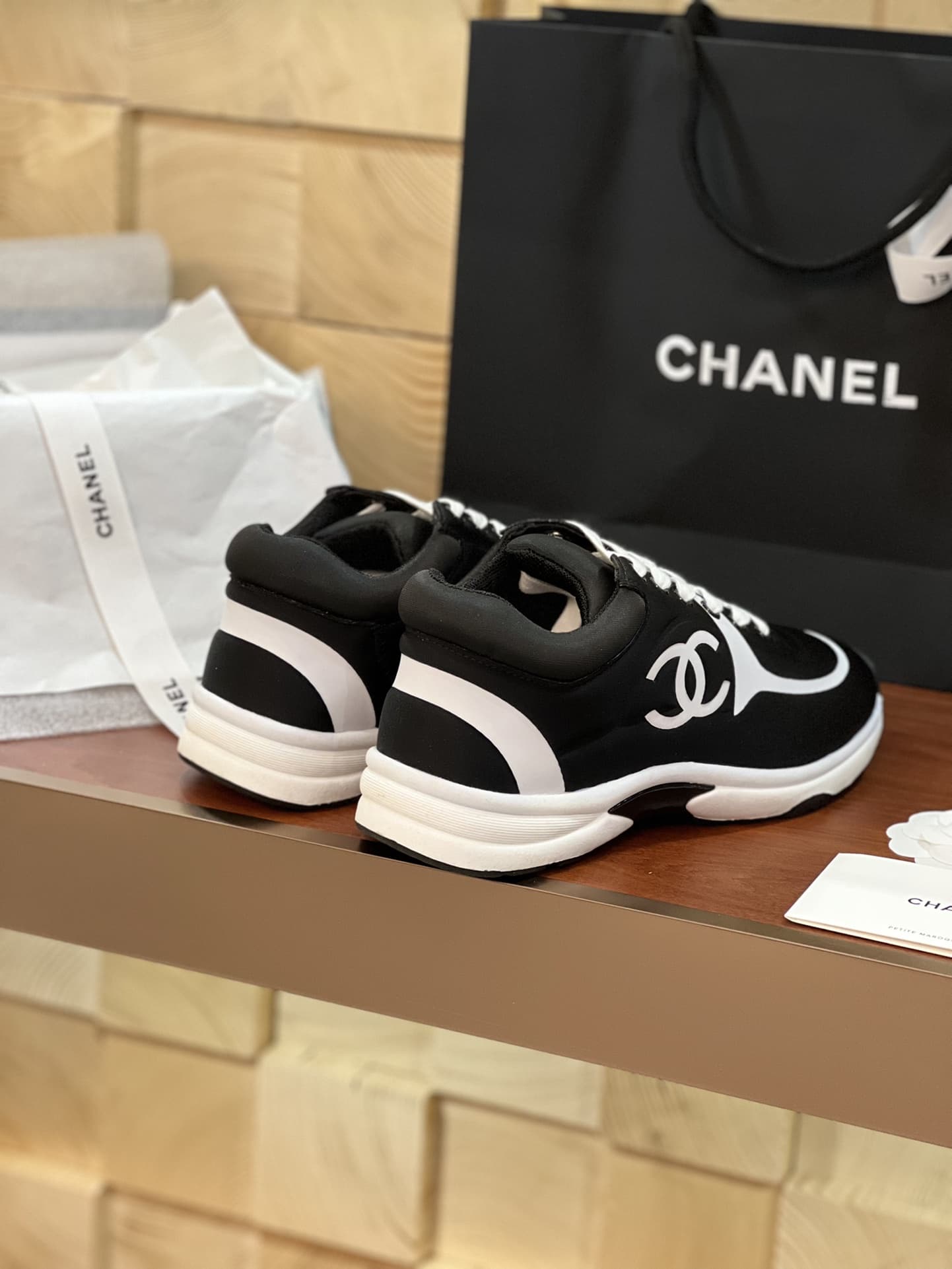 Chanel Sneaker Shoes Men Women