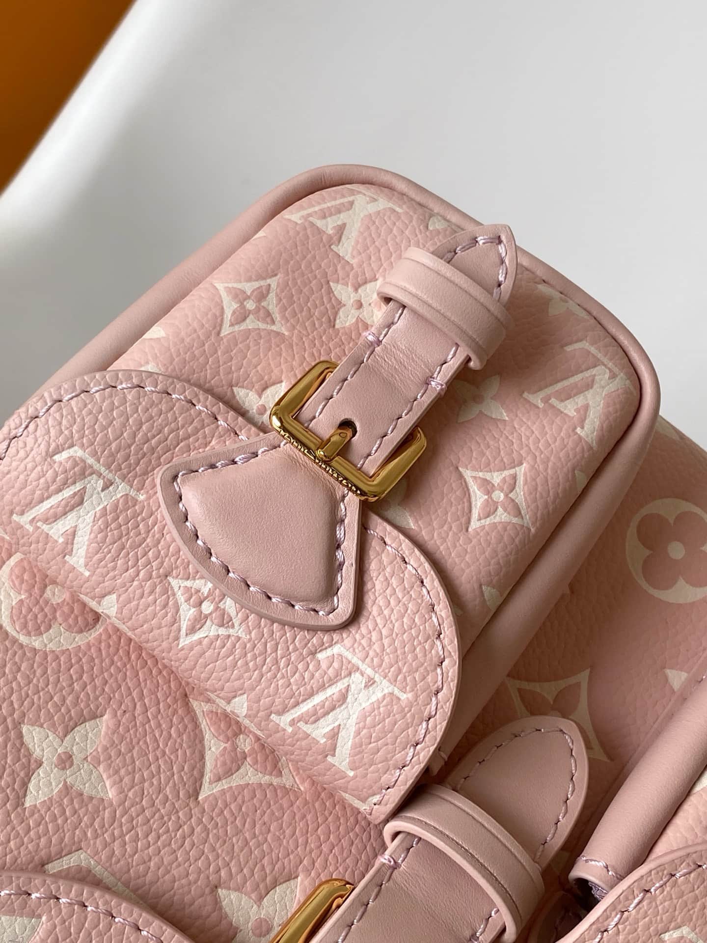 Louis Vuitton Backup Pink/Quartz Pink/Beige Embossed grained cowhide leather M12987 High