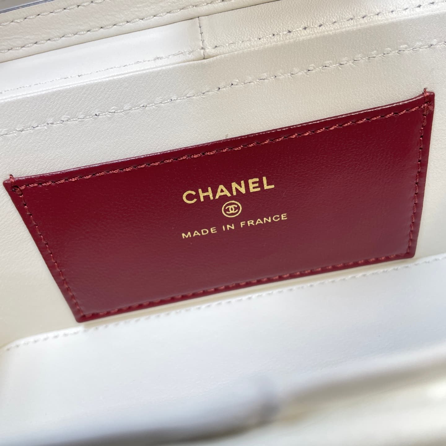 Chanel Long Vanity with Leather Strap Grained Shiny Calfskin & Gold-Tone Metal White AP5067 A