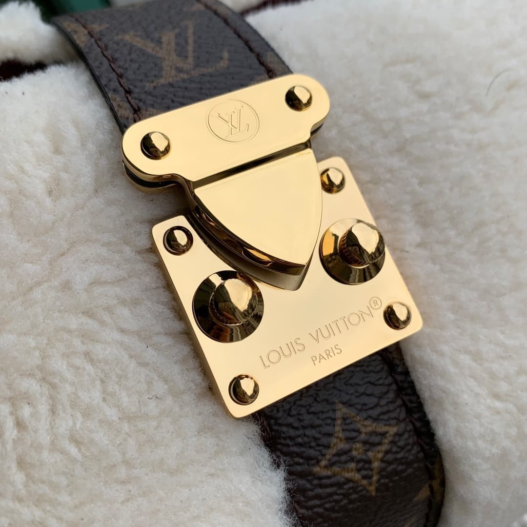 Louis Vuitton Pochette Mia shearling M26245 cream high