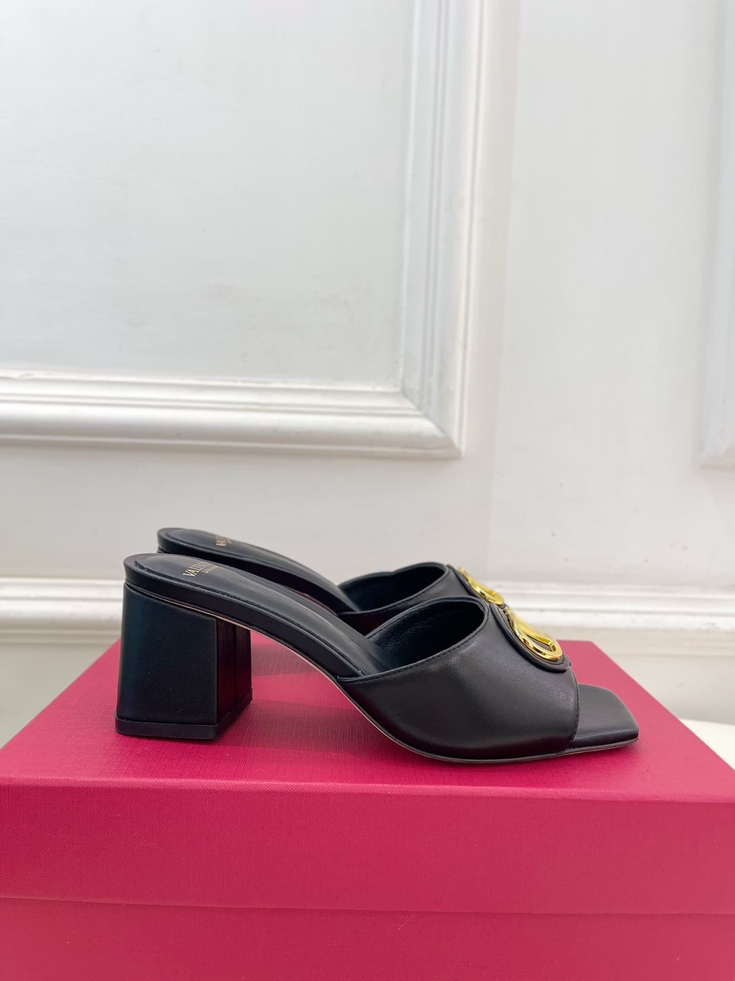 Valentino Garavani VLOGO Signature Slide Sandal Shoes Women