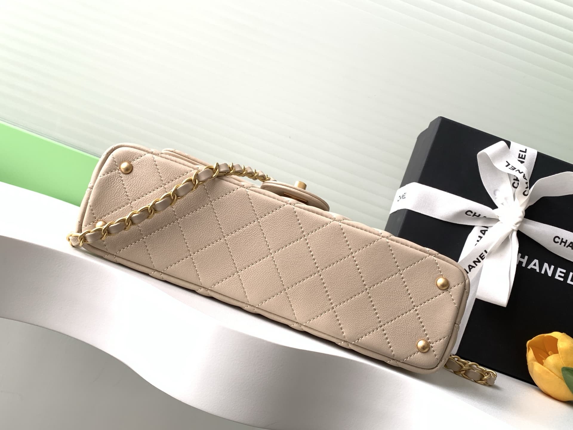 FLAP BAG WITH TOP HANDLE Lambskin Gold-Metal AS5356 Beige A