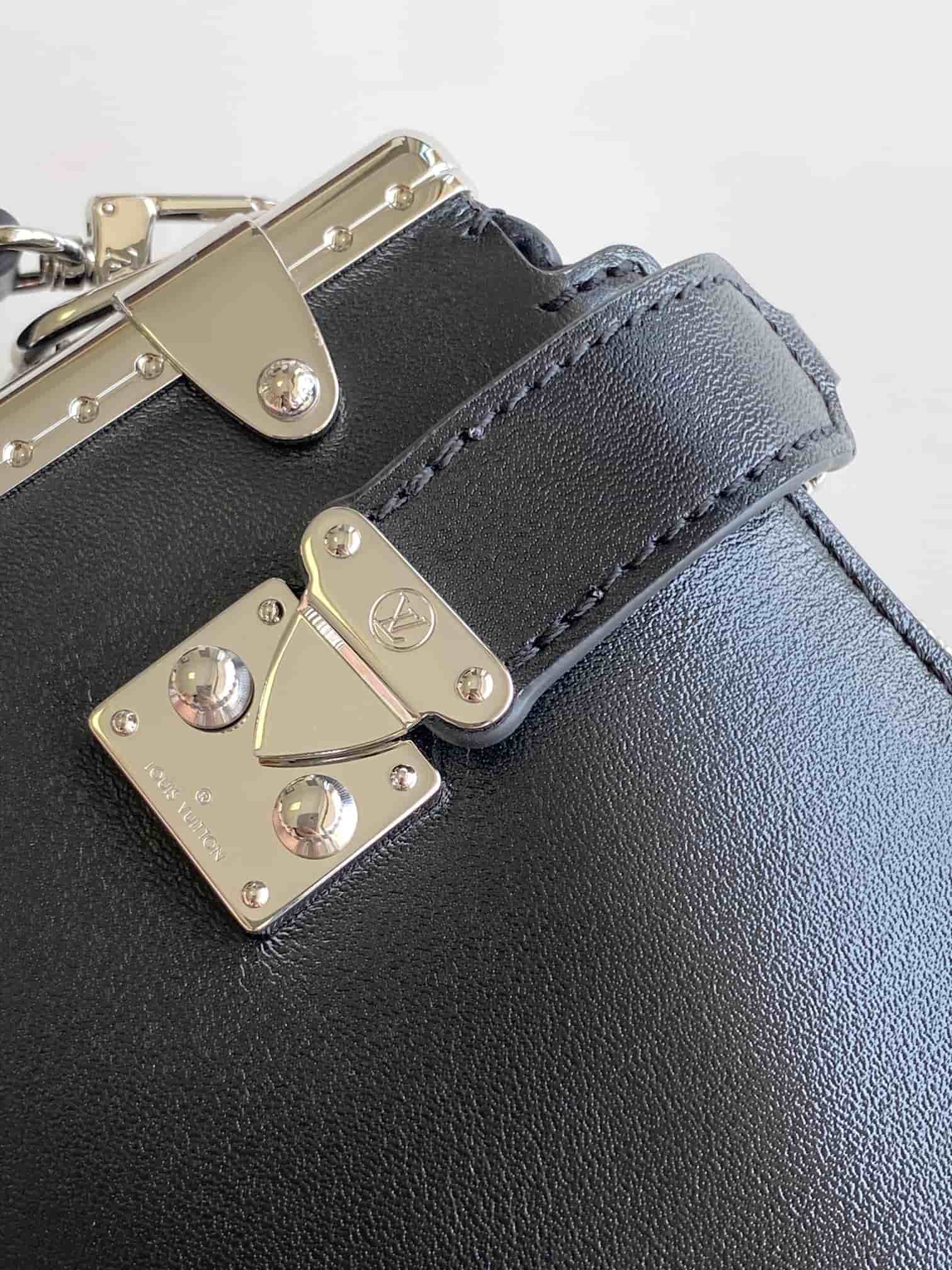 Louis Vuitton Slim Trunk Calf leather M25445 High