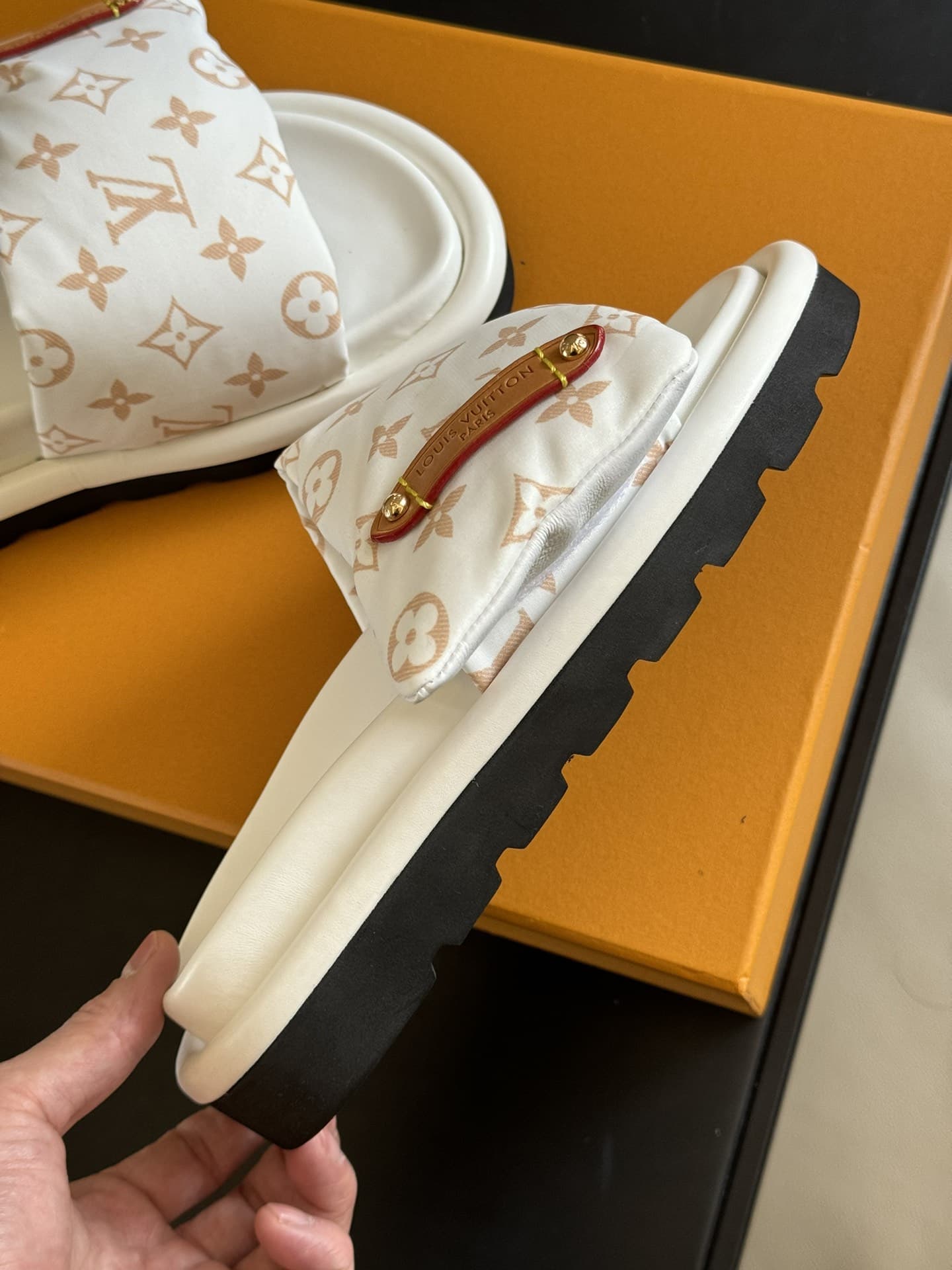 Louis Vuitton Sandal shoes Men Women