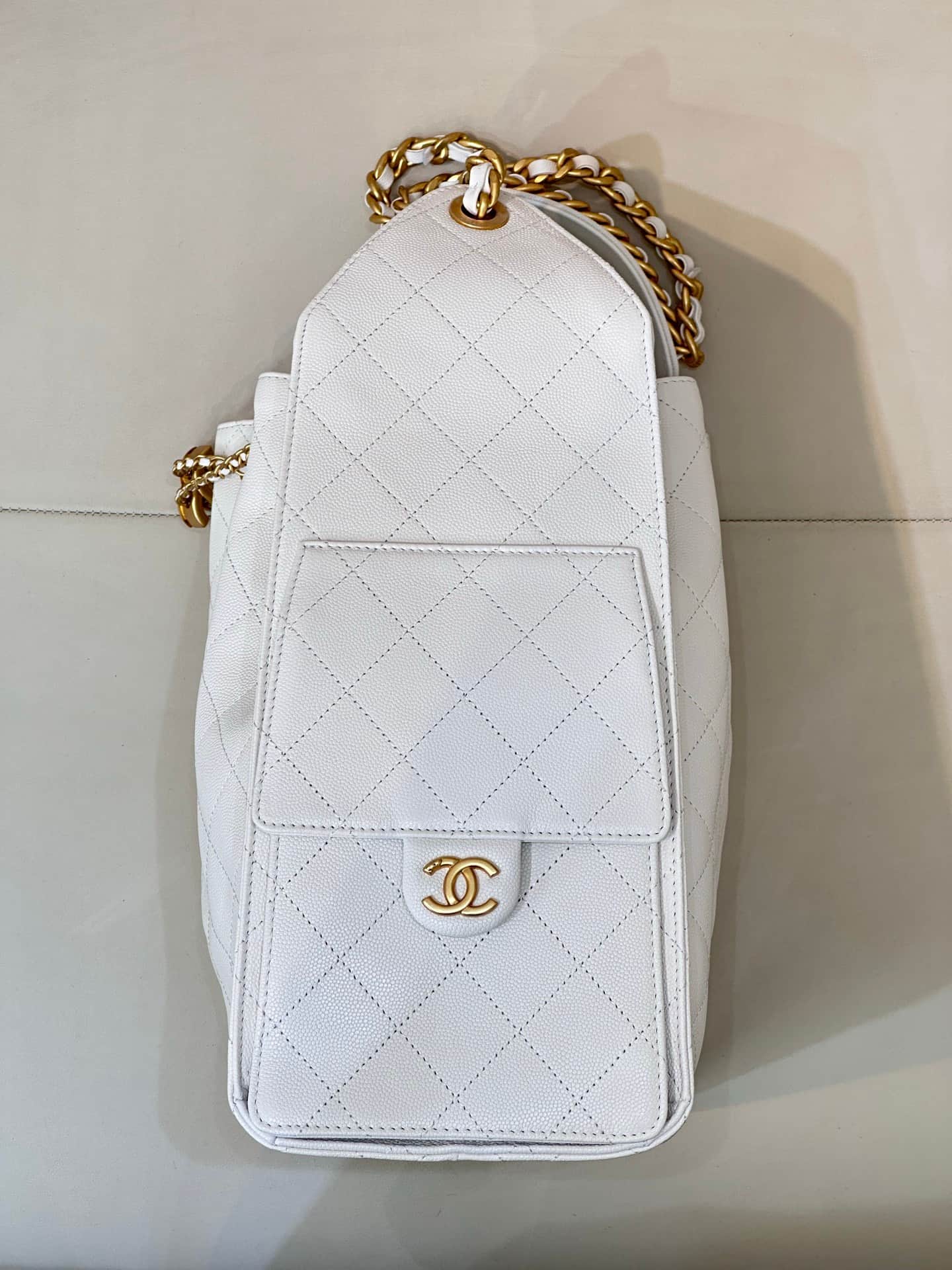 Chanel 25 Medium Hobo handbag AS5311 Grained Calfskin & Gold-tone Metal White TOP
