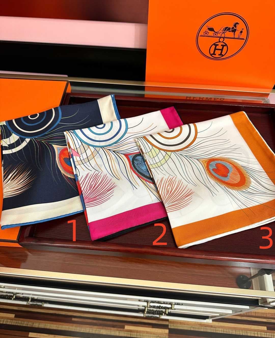 Hermès Cheval Masque Shawl Scarf