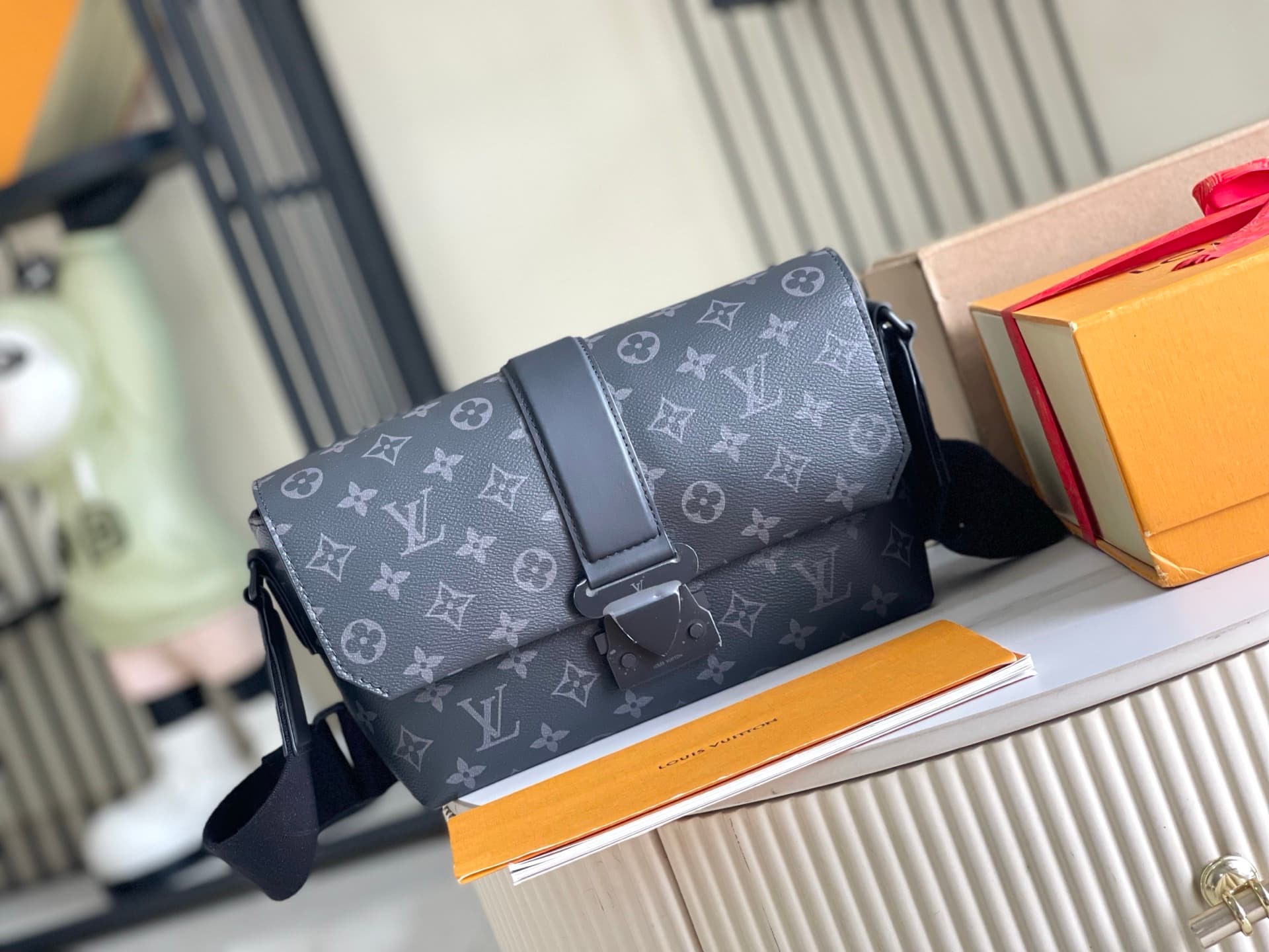 Louis Vuitton S-Cape Messenger Monogram Eclipse canvas M46794 TOP