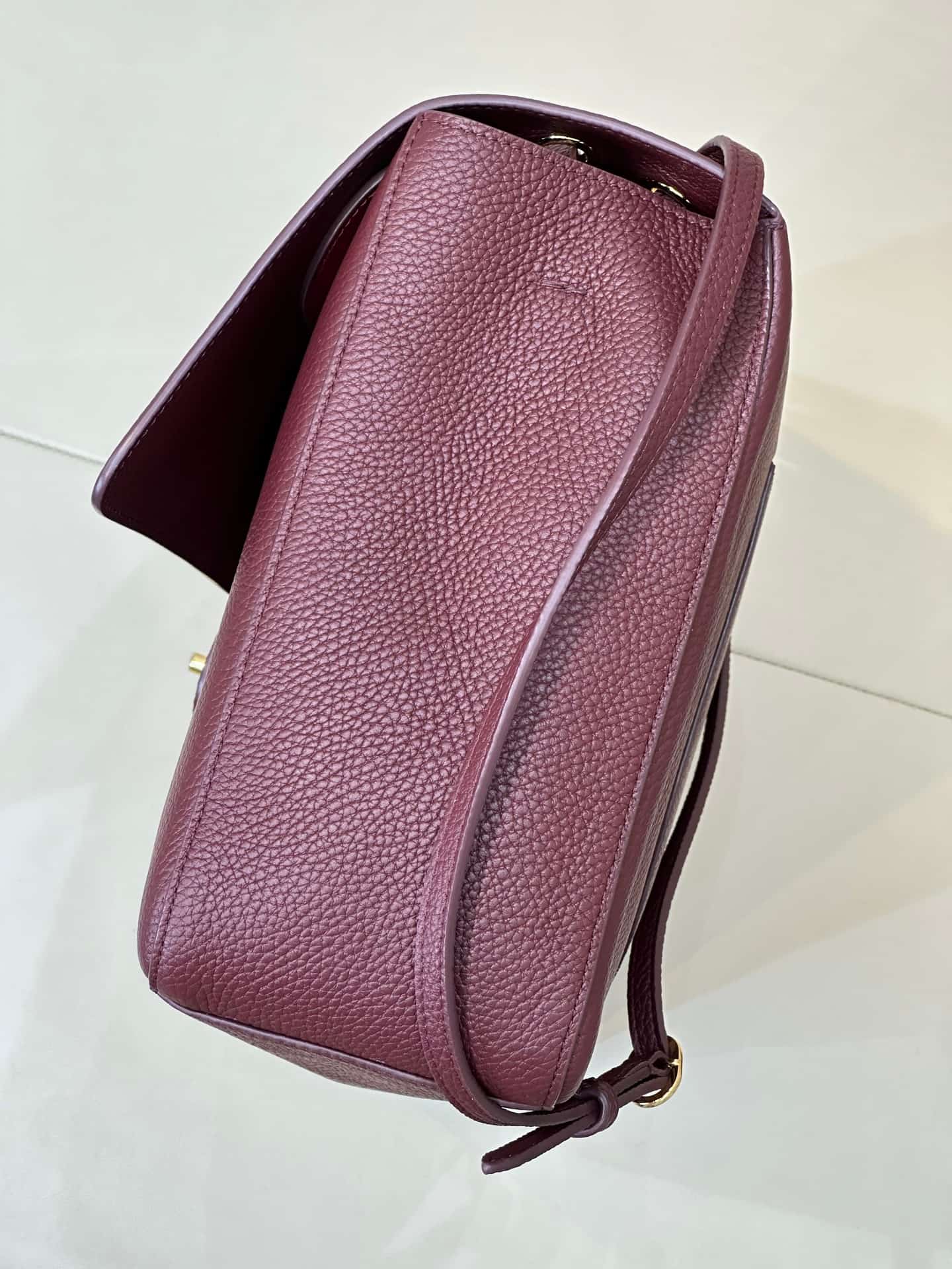 Chanel Maxi Flapbag Grained Calfskin & Gold Metal Claret AS6233 TOP