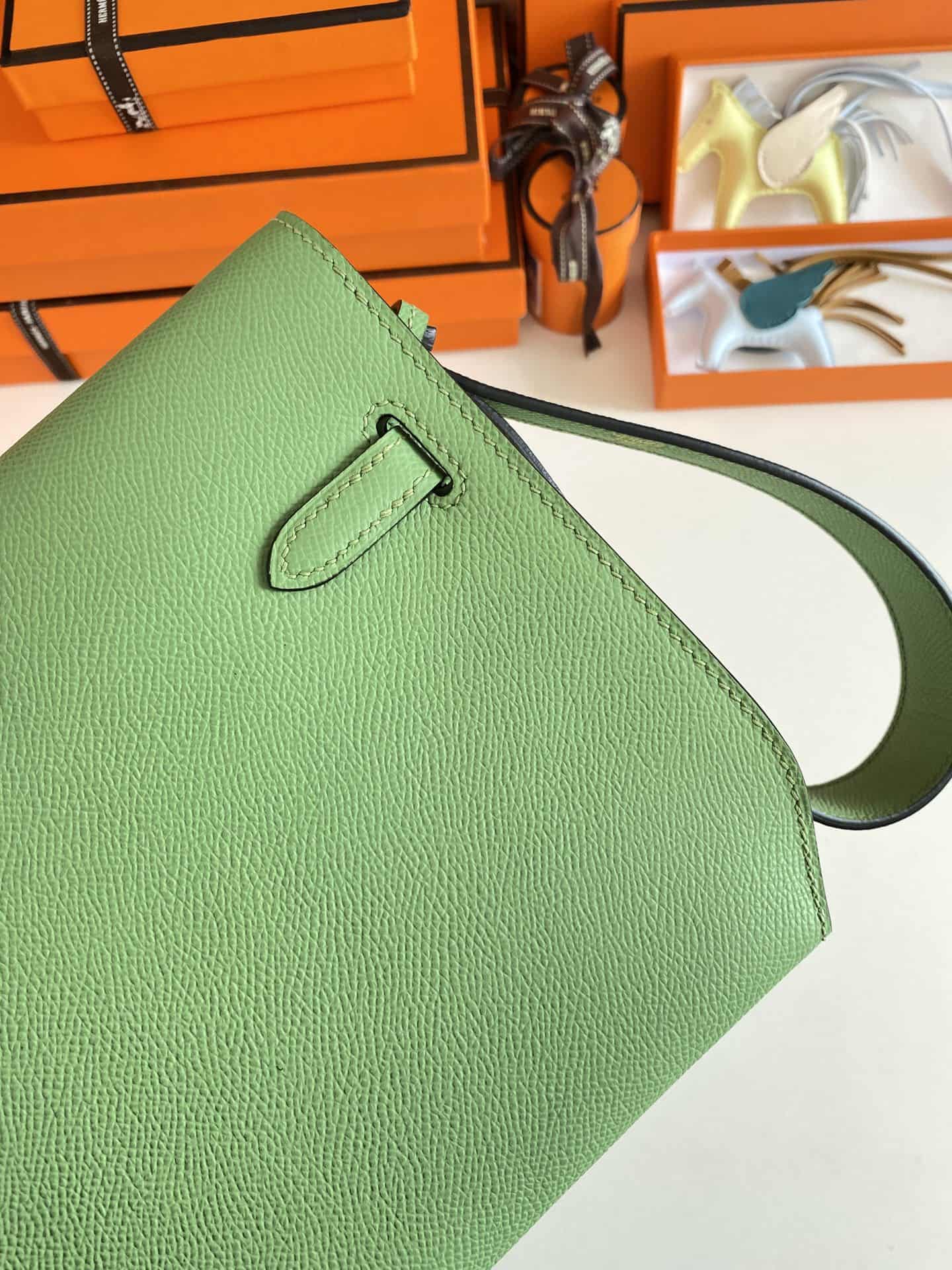 Hermes Kelly Depeches 25 Pouch Epsom Leather Vert Criquet WAX High