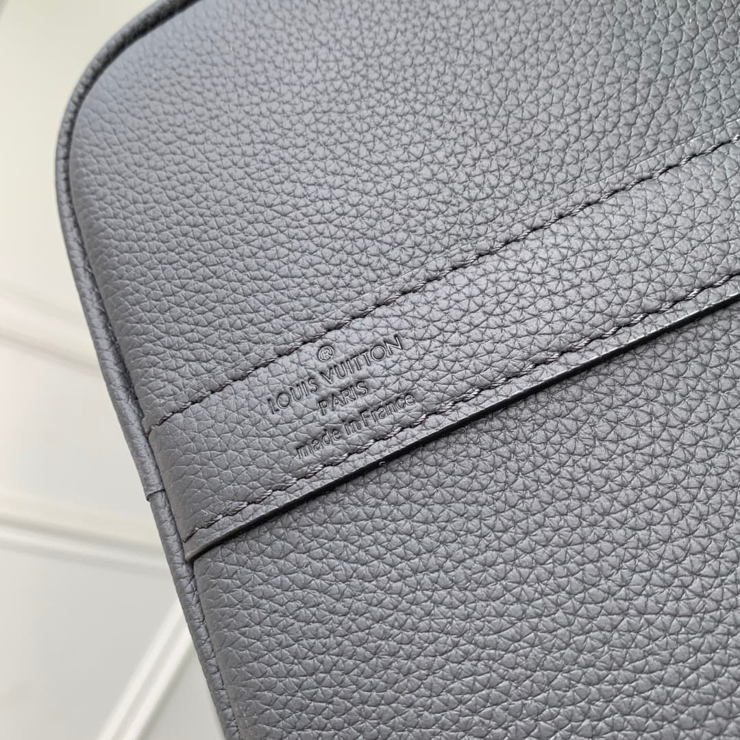 Louis Vuitton Keepall Bandoulière 35 Waxy calfskin M15249 Black High