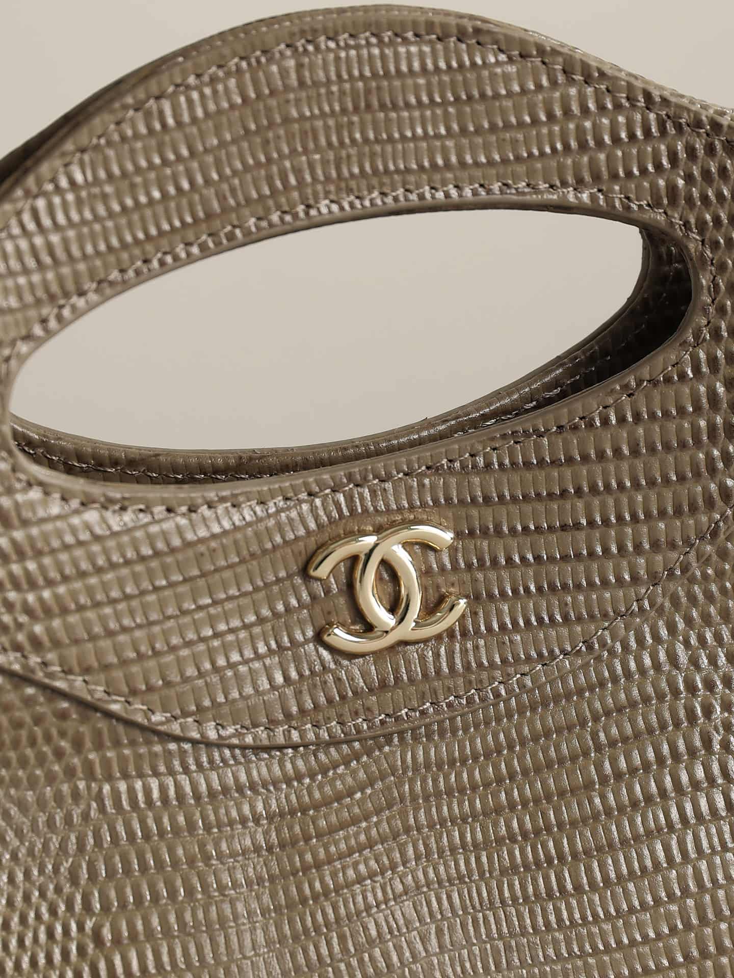 Chanel 31 Mini BAG Lizard-embossed Calfskin& Gold-Tone Metal AP3656 Khaki A