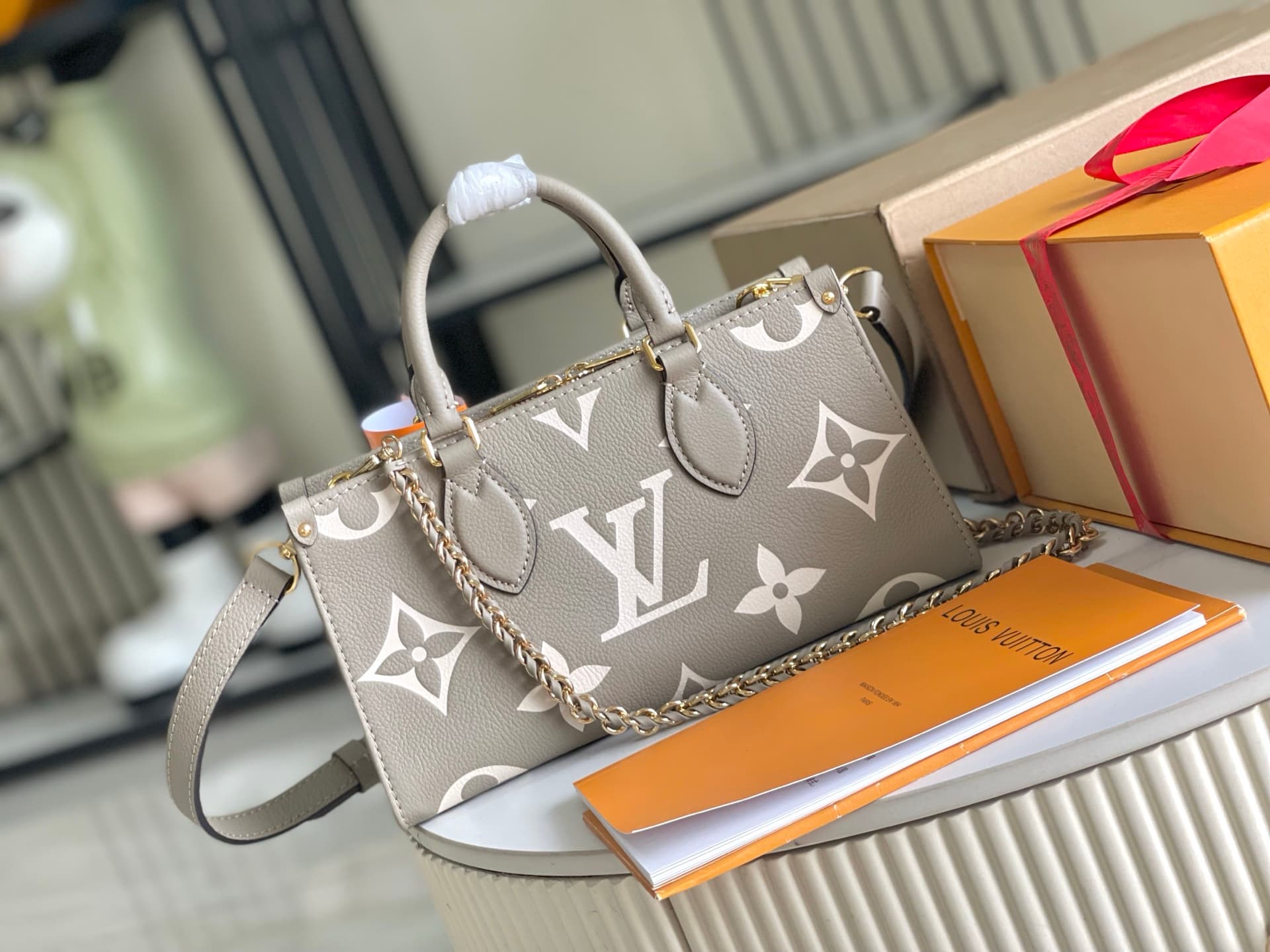 Louis Vuitton ONTHEGO East West Monogram Empreinte M23641 TOP