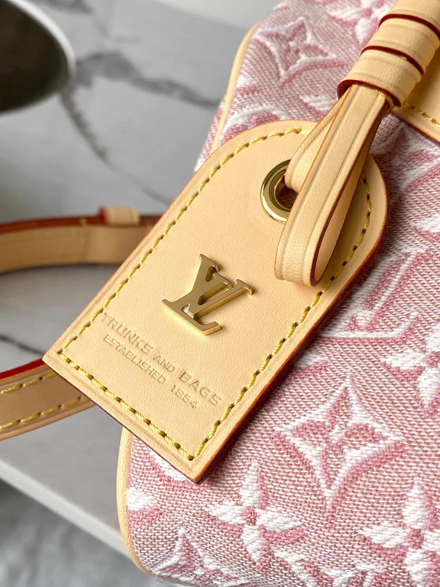 Louis Vuitton Speedy Bandoulière 20 Monogram Emblème Rose Ruban M2A039 TOP