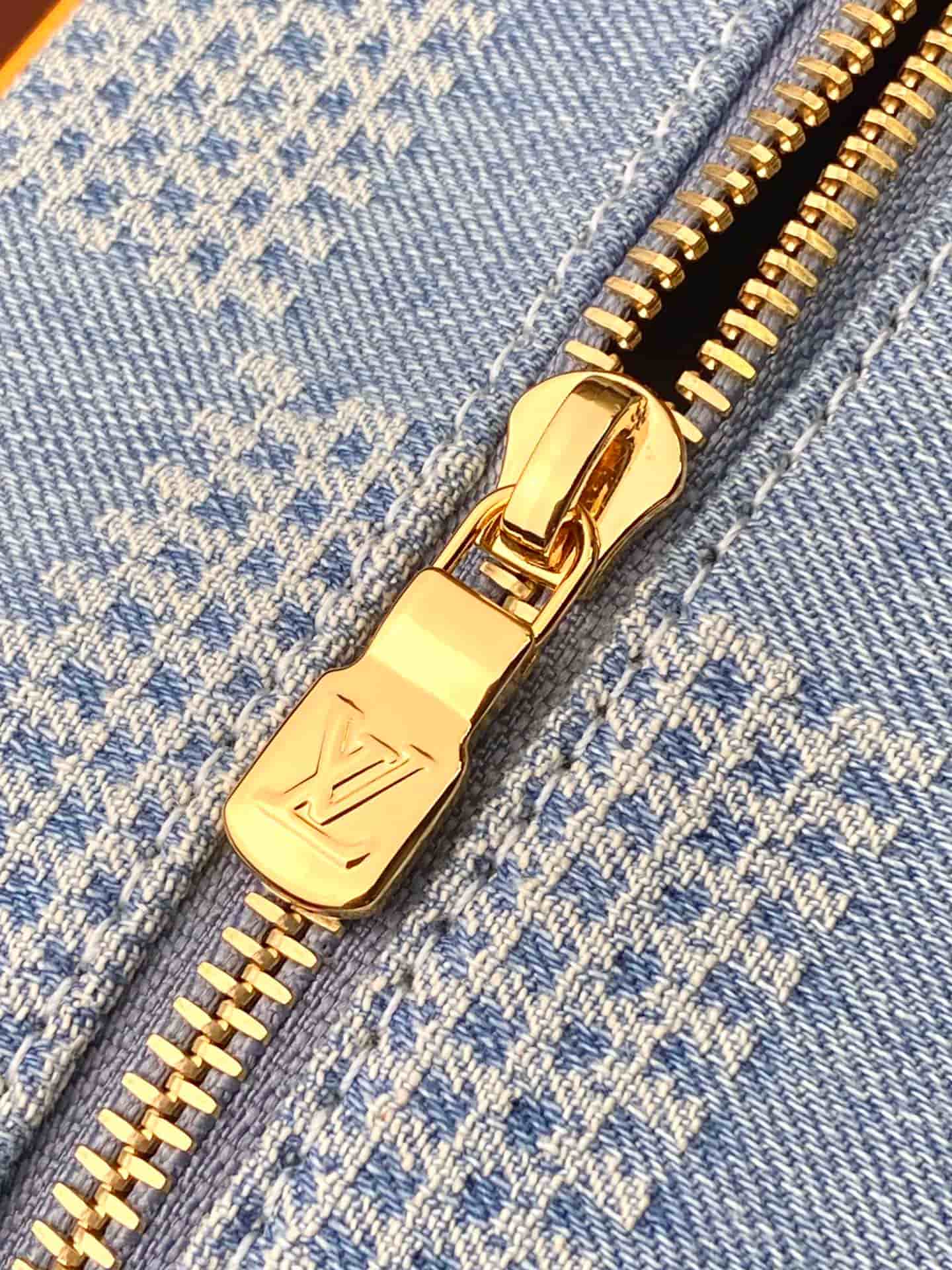 Louis Vuitton Locker Dopp Kit Monogram Eclipse coated denim M83112 High