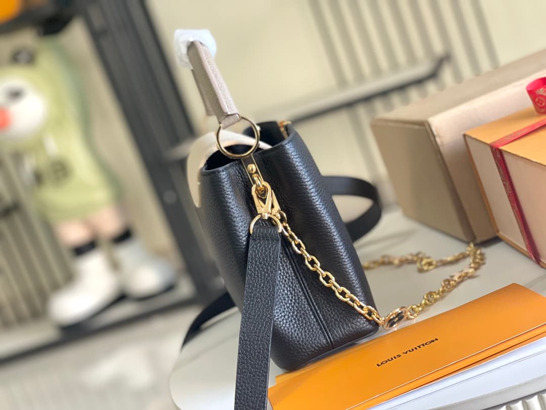 Louis Vuitton Capucines MM M25386 TOP