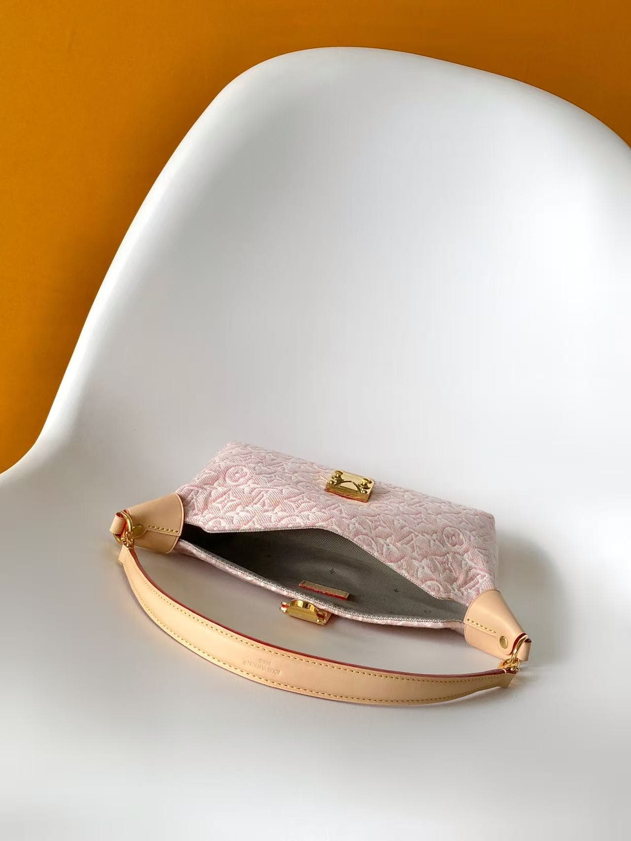 Louis Vuitton Pochette Mia Pouch Monogram Emblème Rose Ribbon Pink M2A382 High