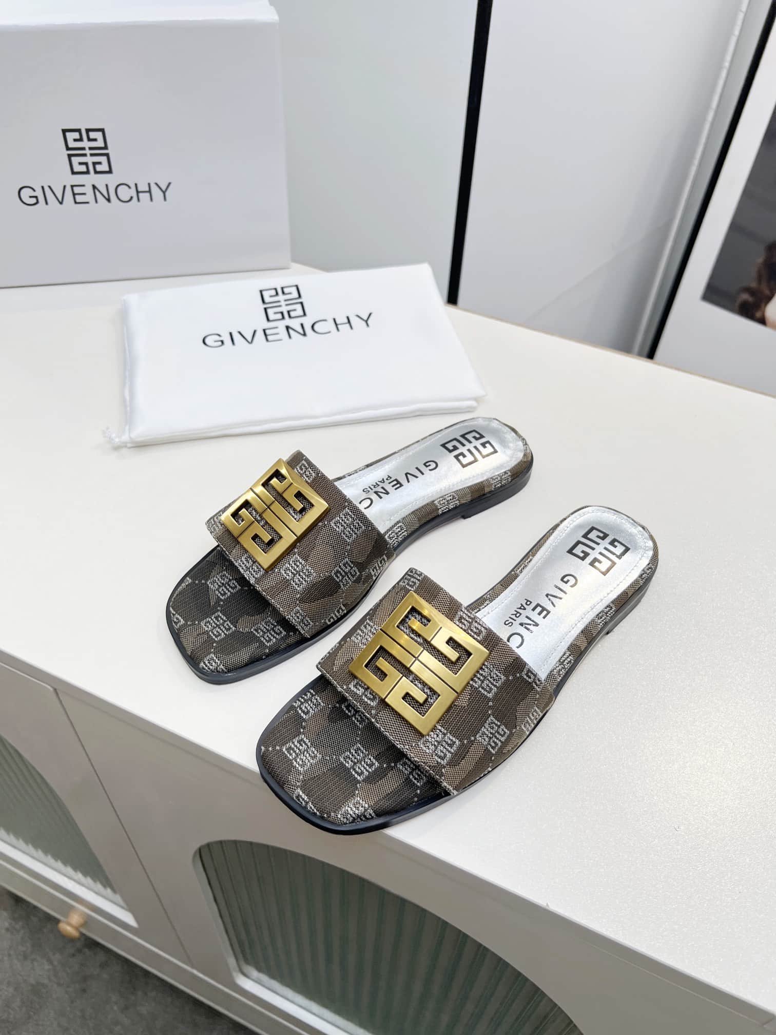 Givenchy 4G flat mules Shoes Women