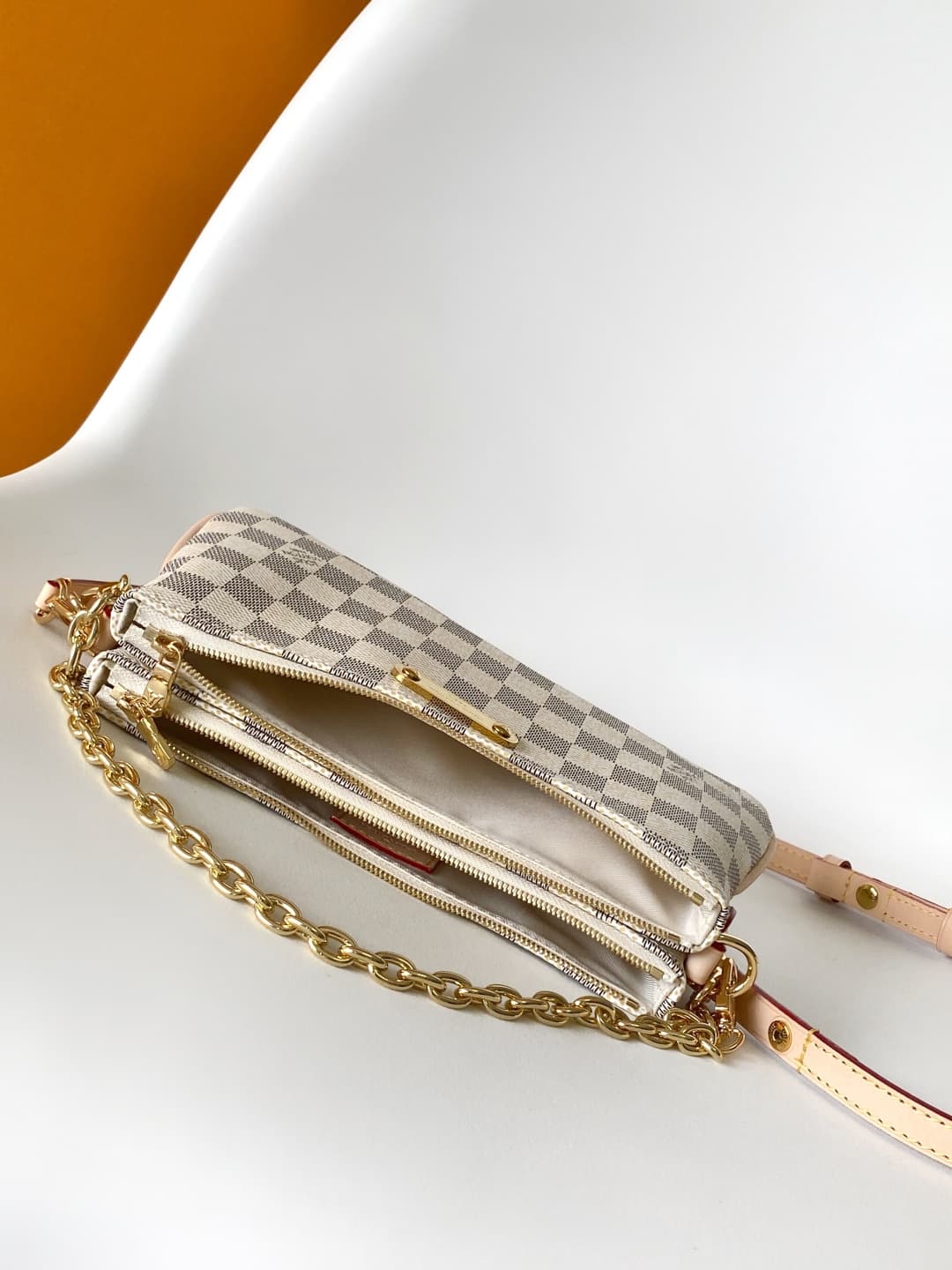 Louis Vuitton Pochette Liv in Damier Azur Canvas N00228 High