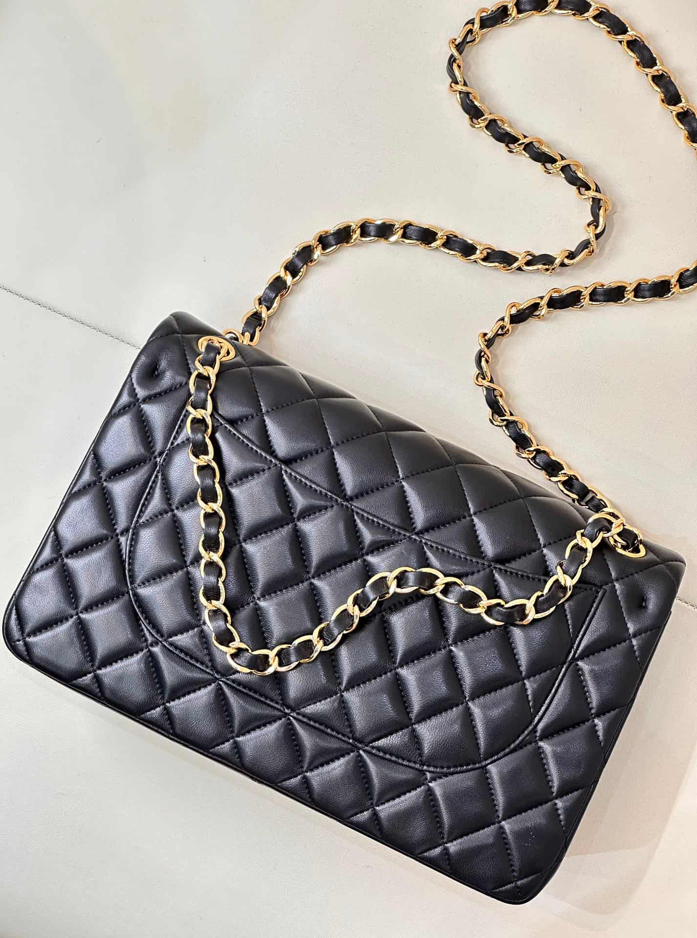 Chanel Large CLASSIC HANDBAG Lambskin Black Gold Metal TOP