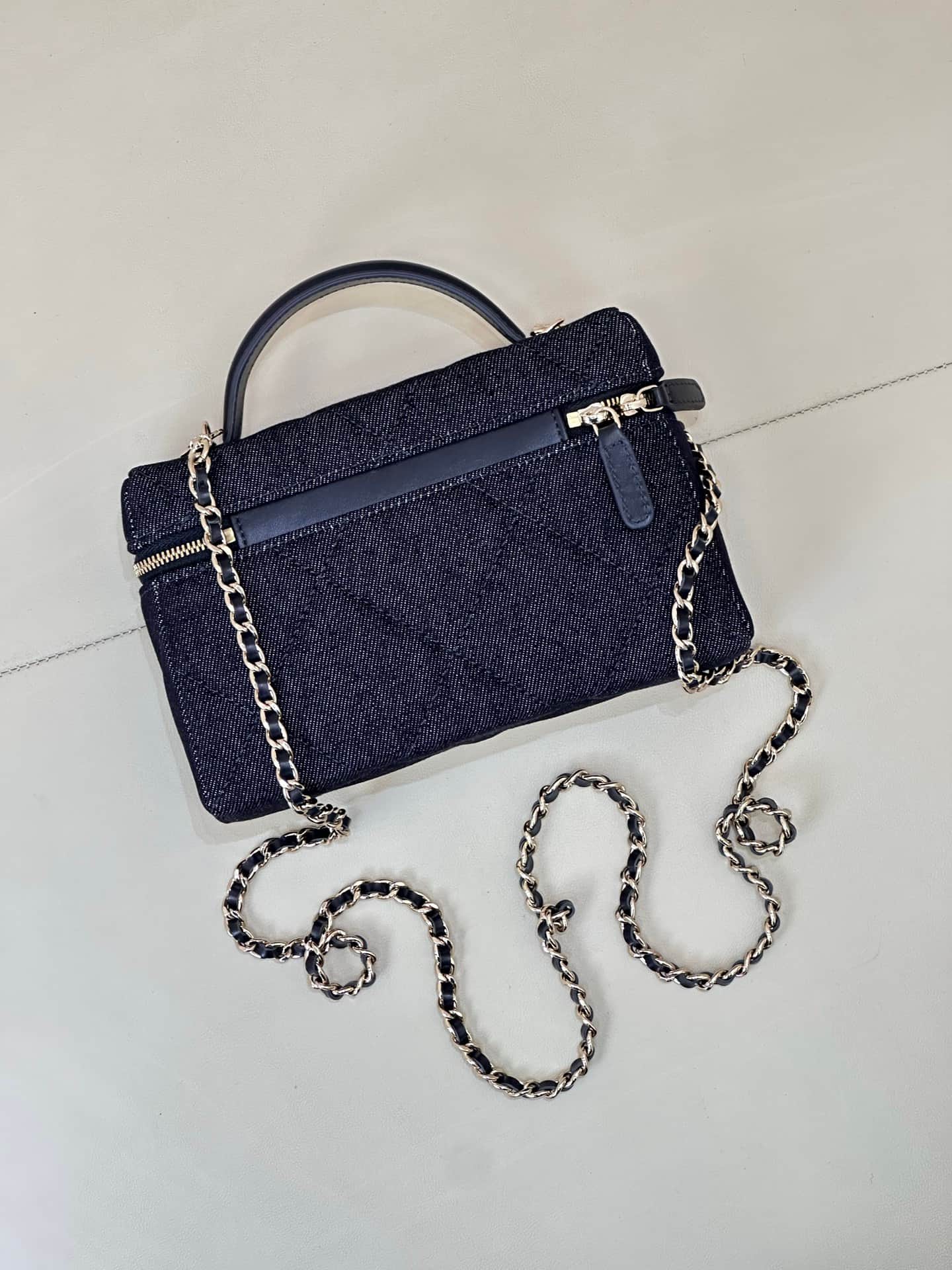 Chanel Vanity with Chain Denim & Gold-Tone Metal Dark Blue  AP4936 TOP
