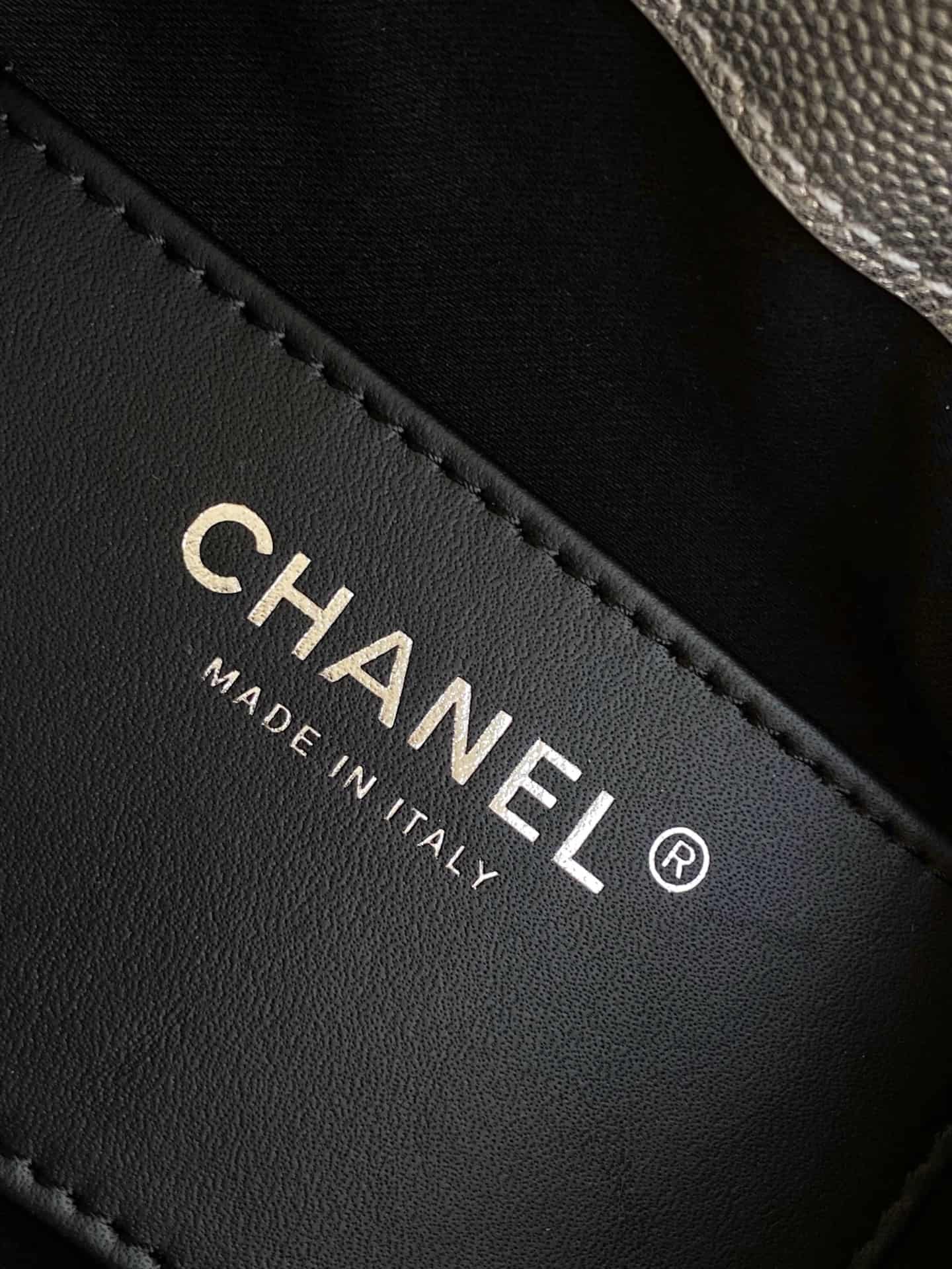 Chanel 25 Mini Hobo handbag AS5631 Grained calfskin & Silver-tone metal Silver A