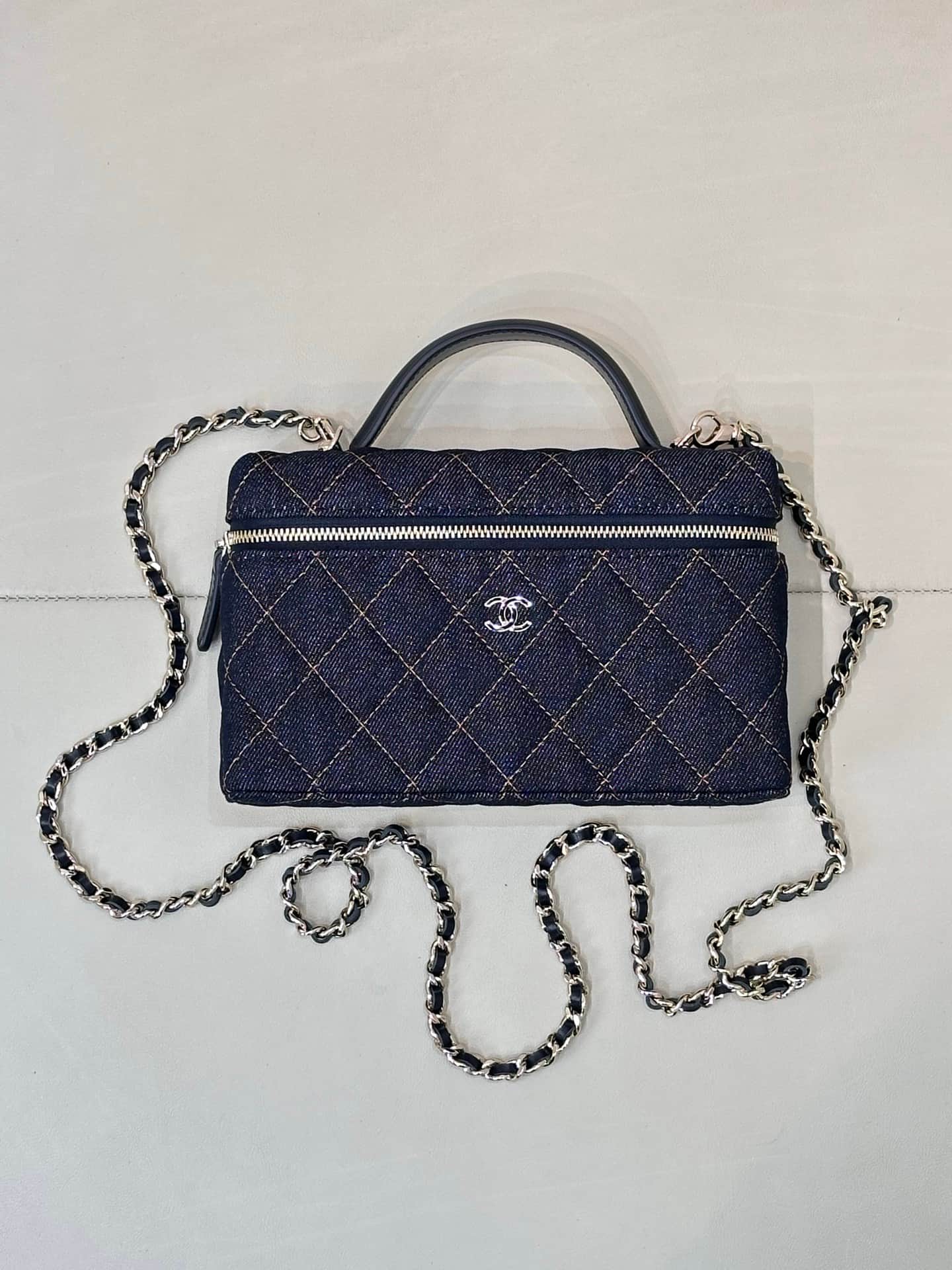 Chanel Classic Vanity with Chain Denim & Gold-Tone Metal Dark Blue AP4385 TOP